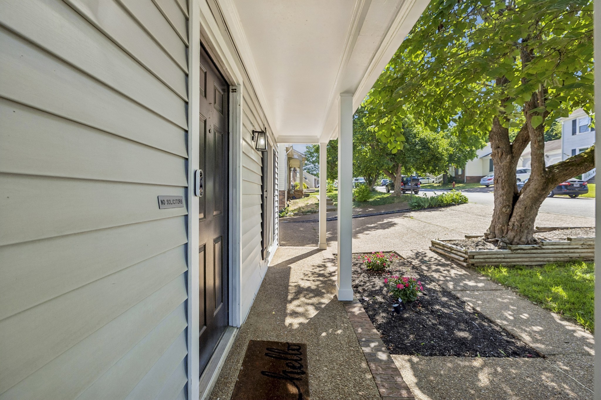 5053 English Village Dr Property Photo 2