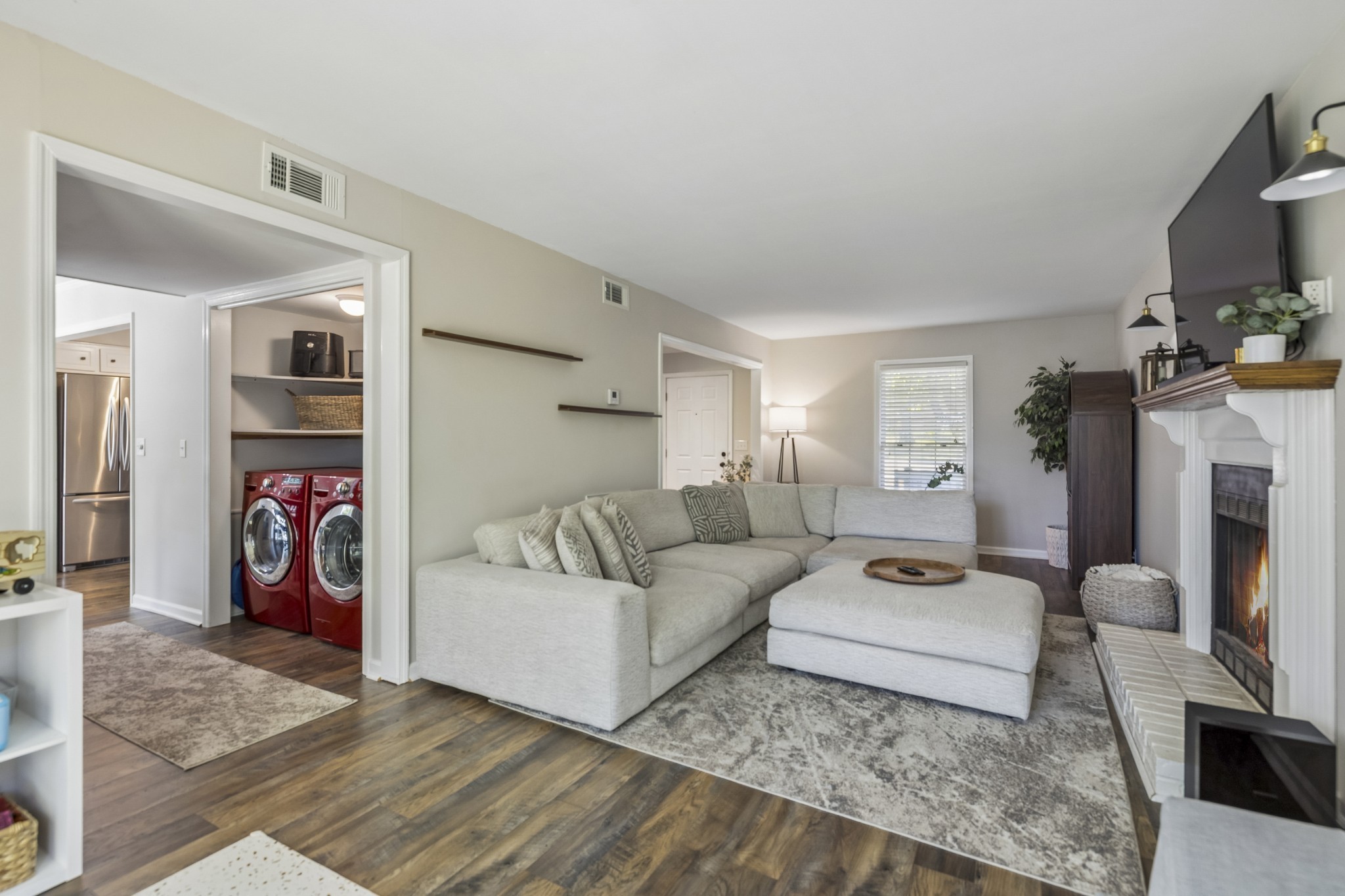 5053 English Village Dr Property Photo 6