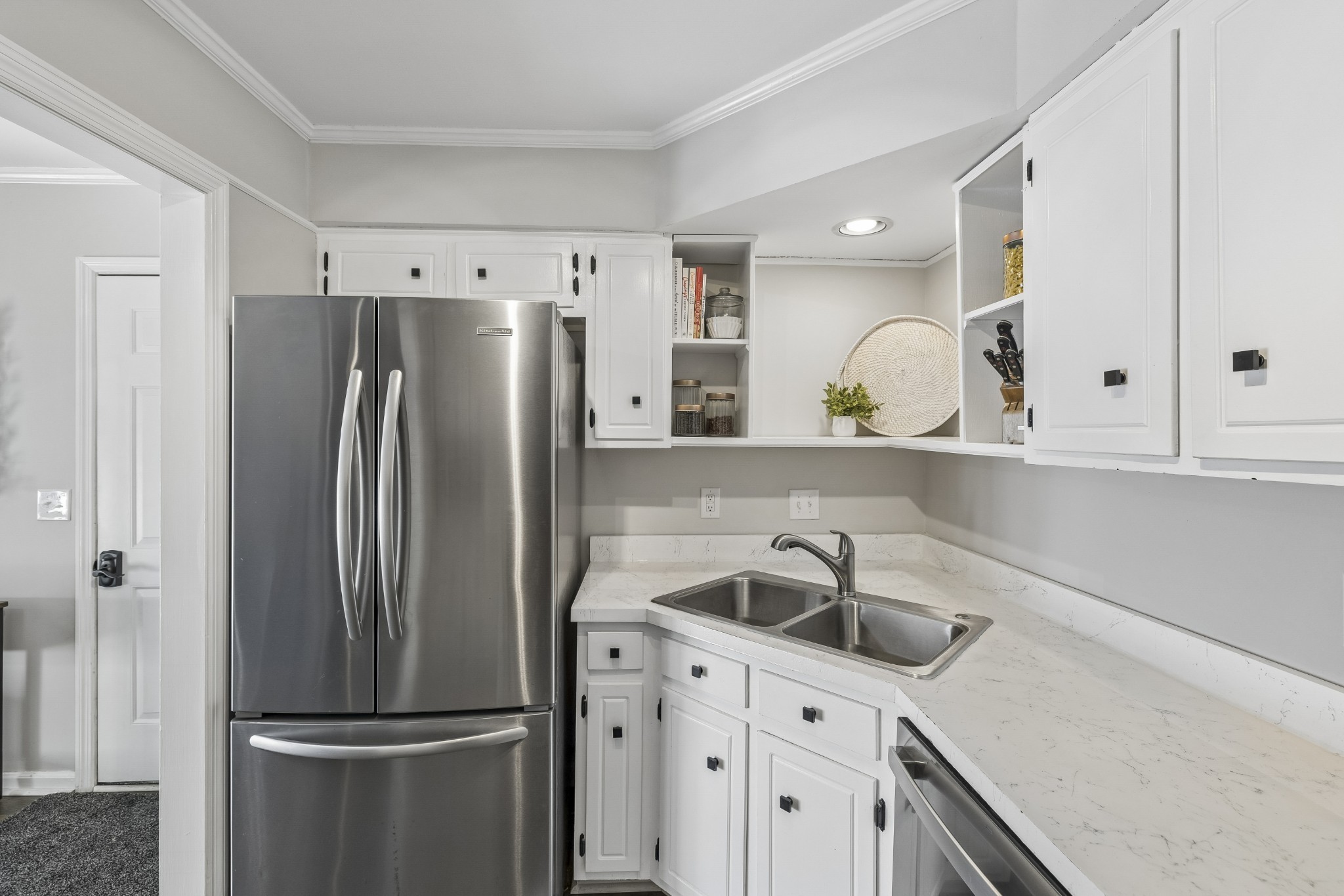 5053 English Village Dr Property Photo 12