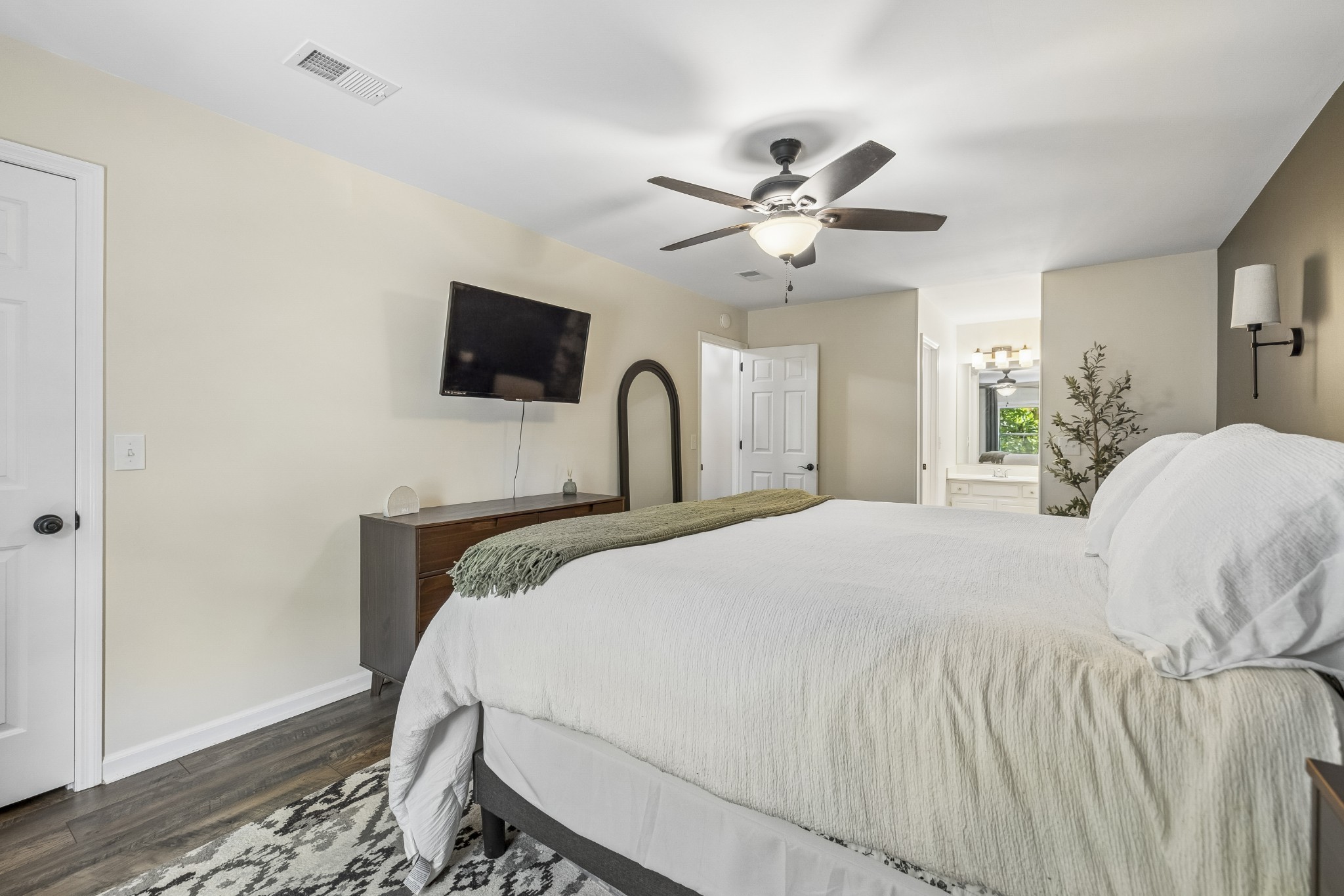 5053 English Village Dr Property Photo 20