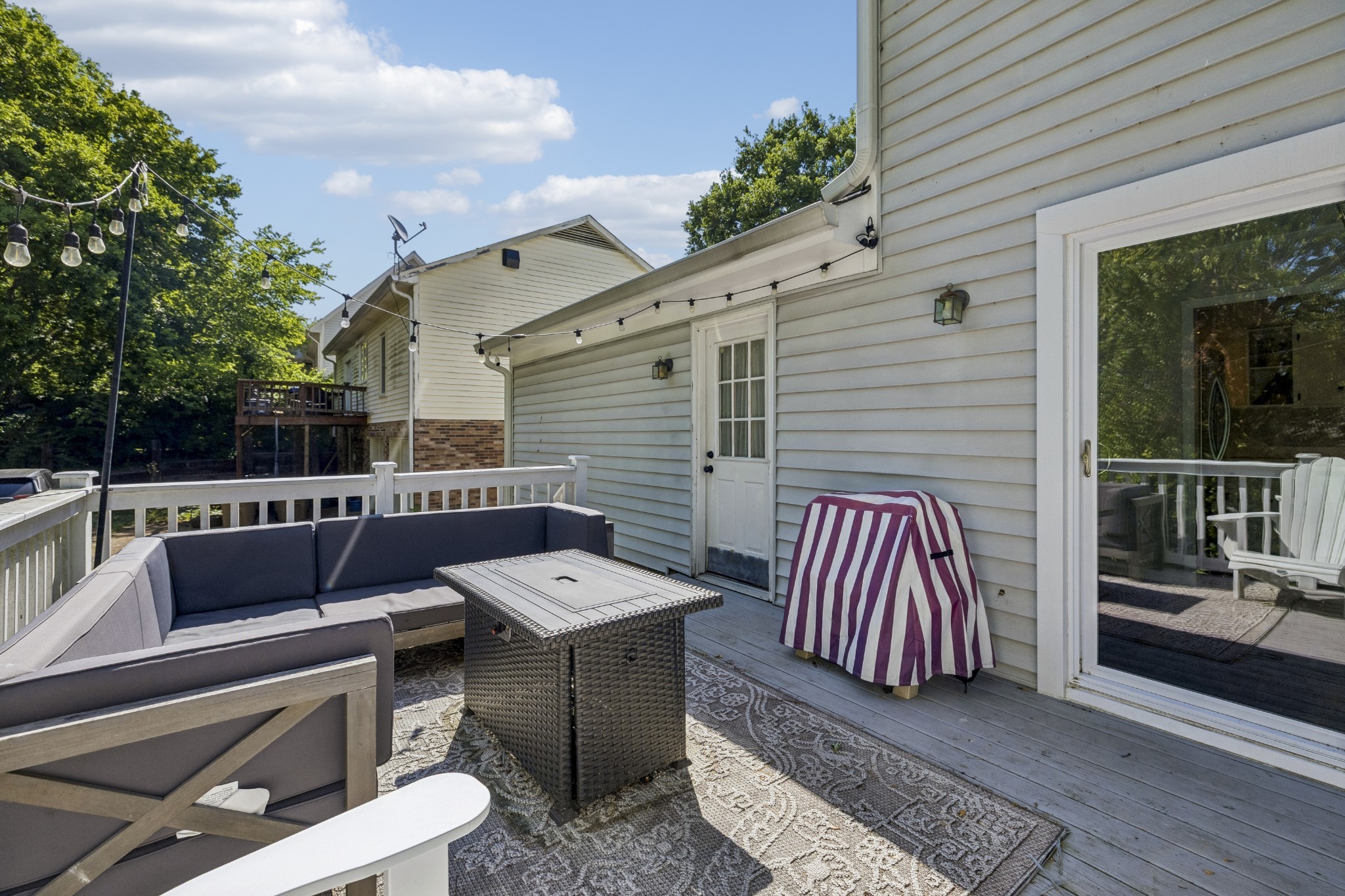 5053 English Village Dr Property Photo 22