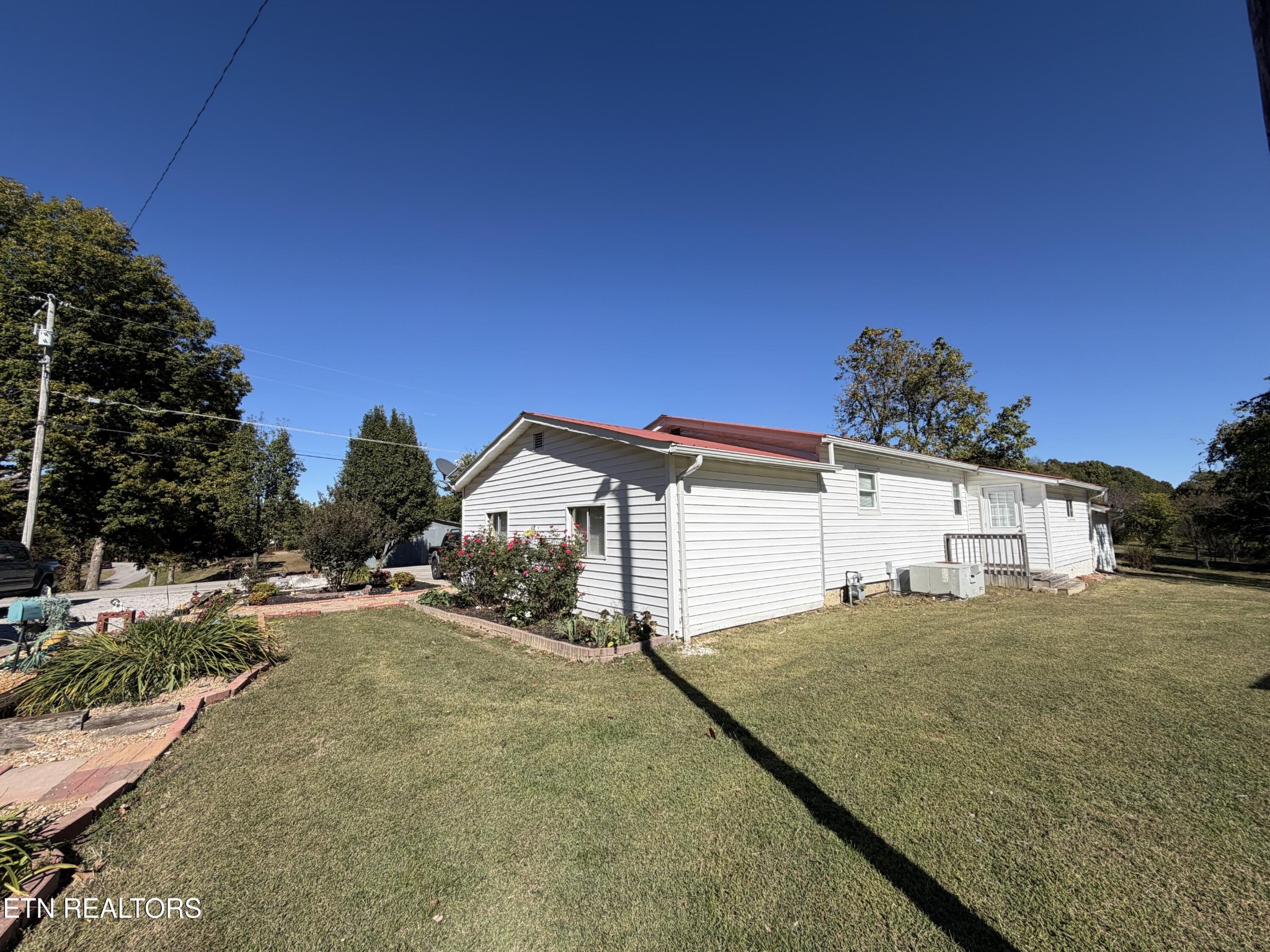 841 Yellow Cliff Rd Property Photo 6