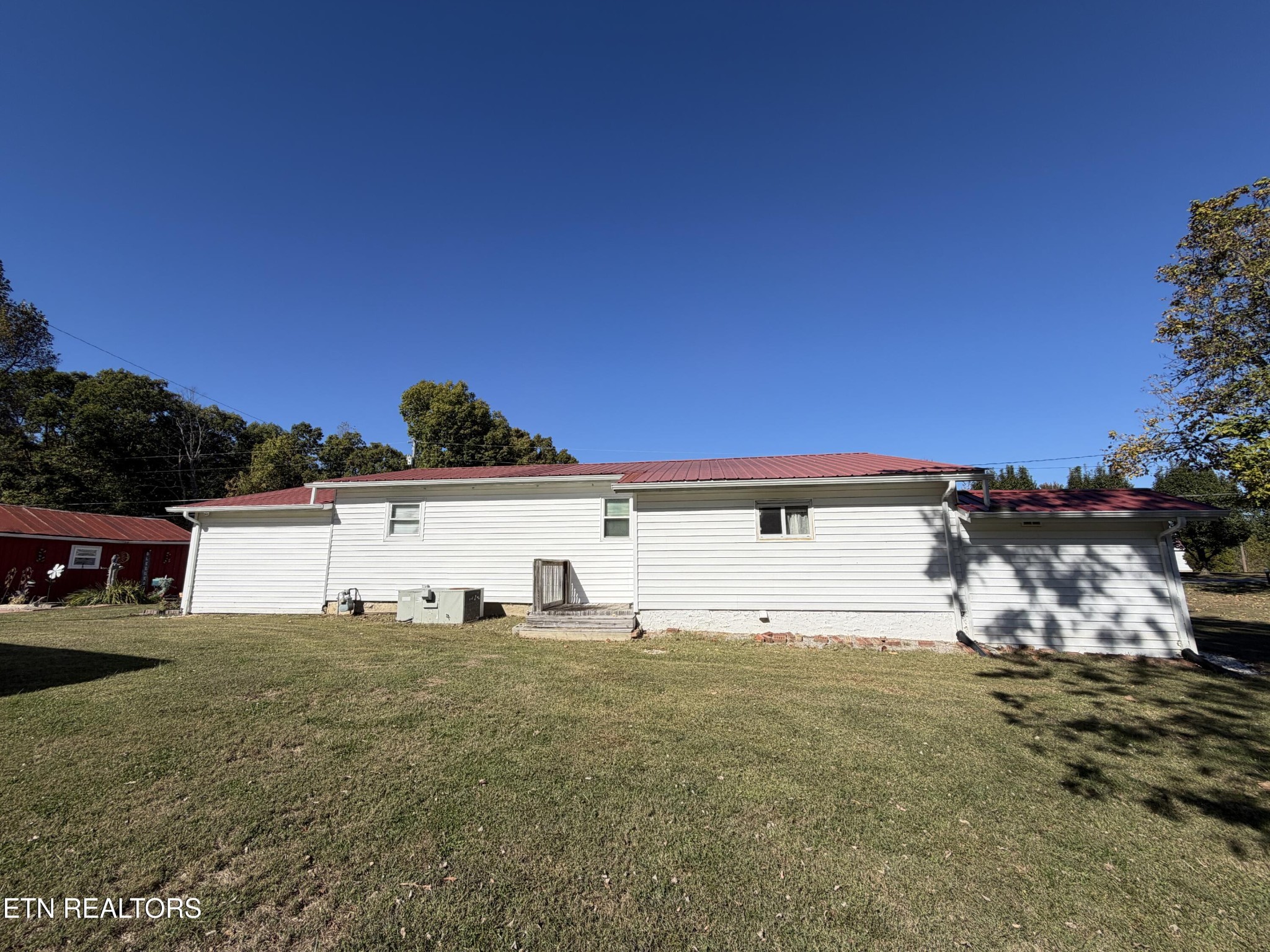 841 Yellow Cliff Rd Property Photo 7