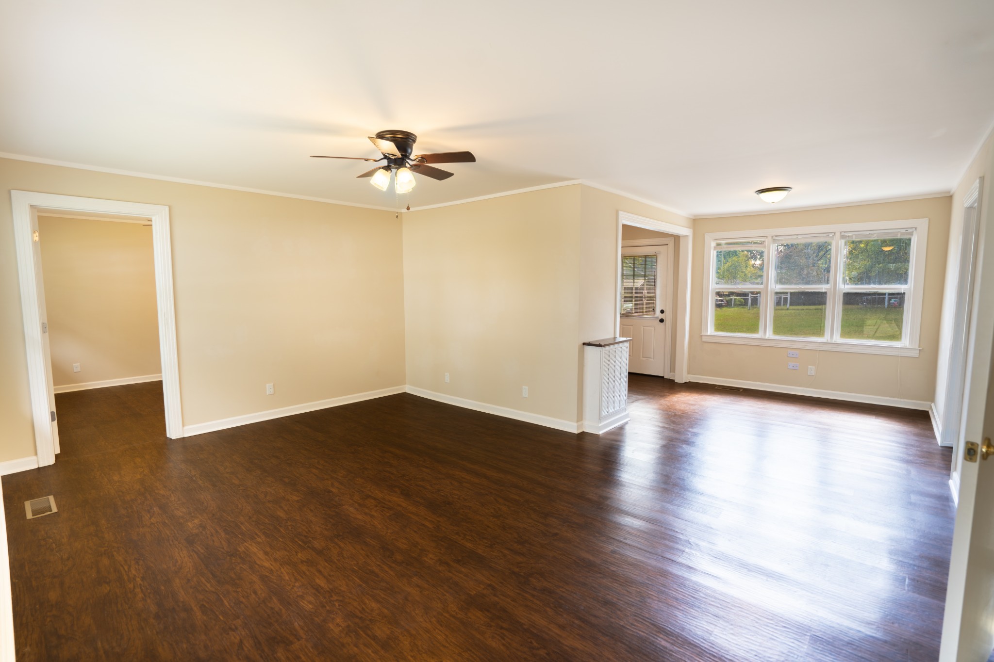 319 Eastover St Property Photo 3