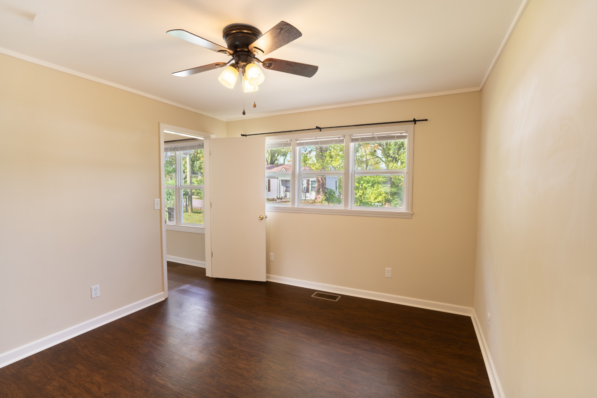 319 Eastover St Property Photo 10
