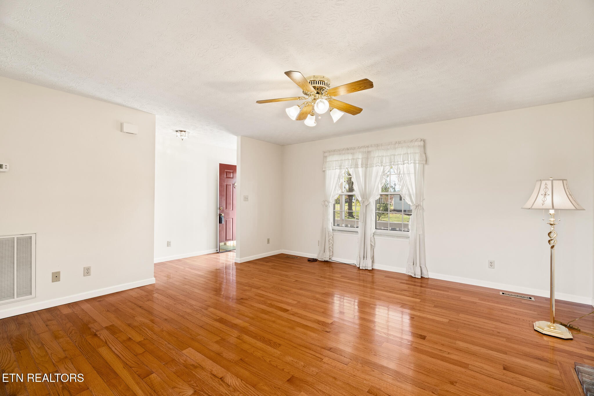 165 Vanderview Drive Property Photo 3