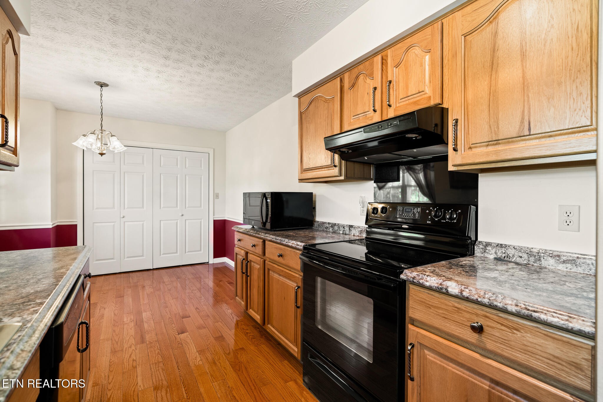 165 Vanderview Drive Property Photo 6