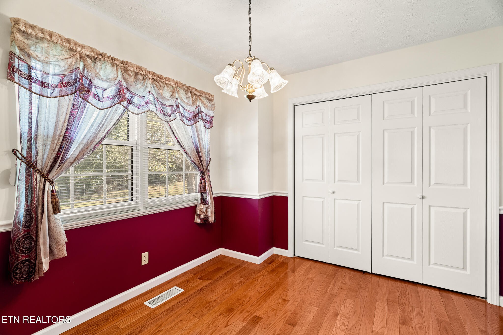 165 Vanderview Drive Property Photo 7