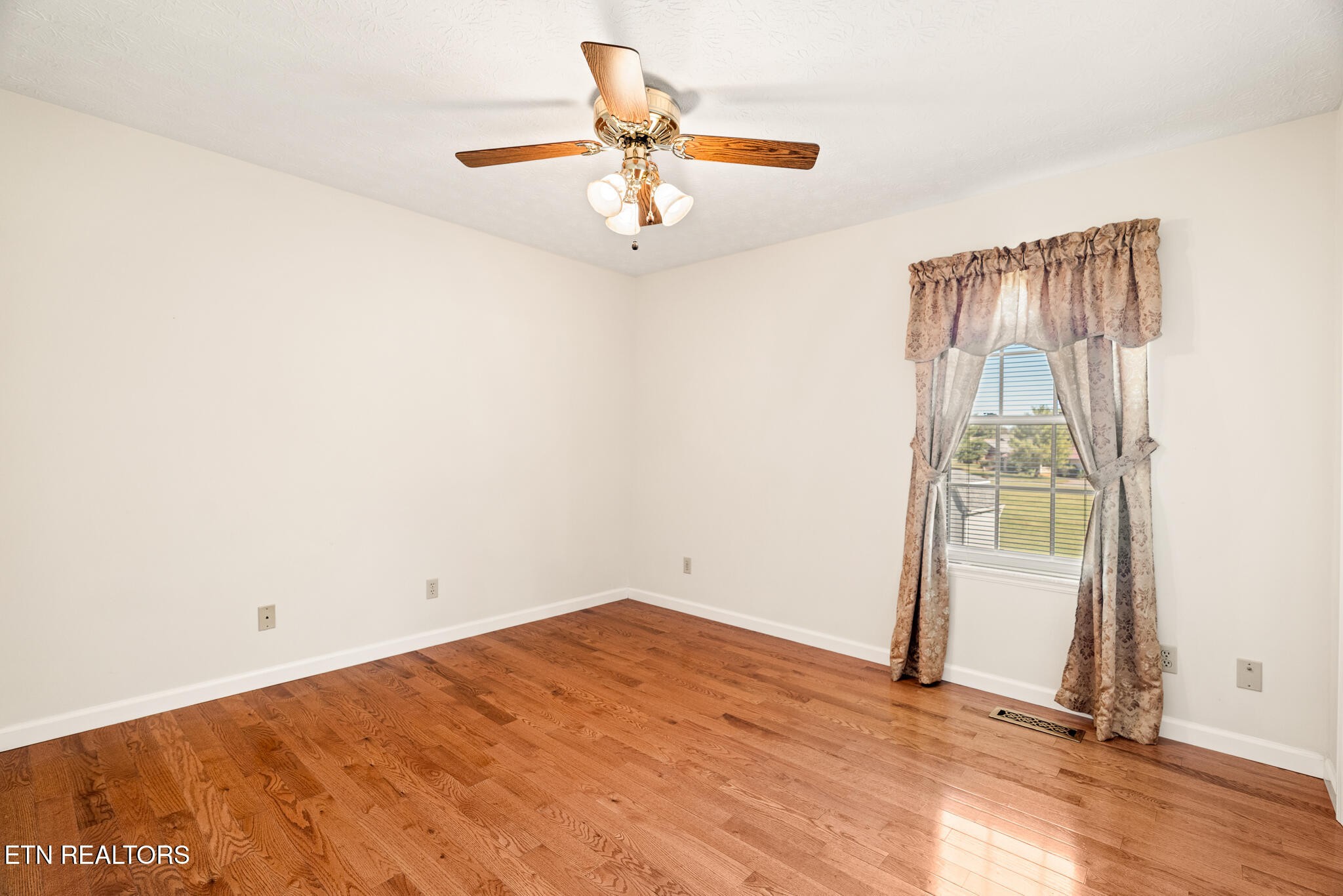 165 Vanderview Drive Property Photo 11