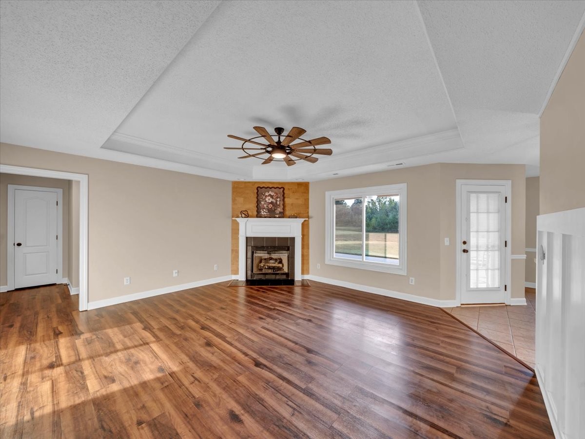 129 Edgebrook Dr Property Photo 15