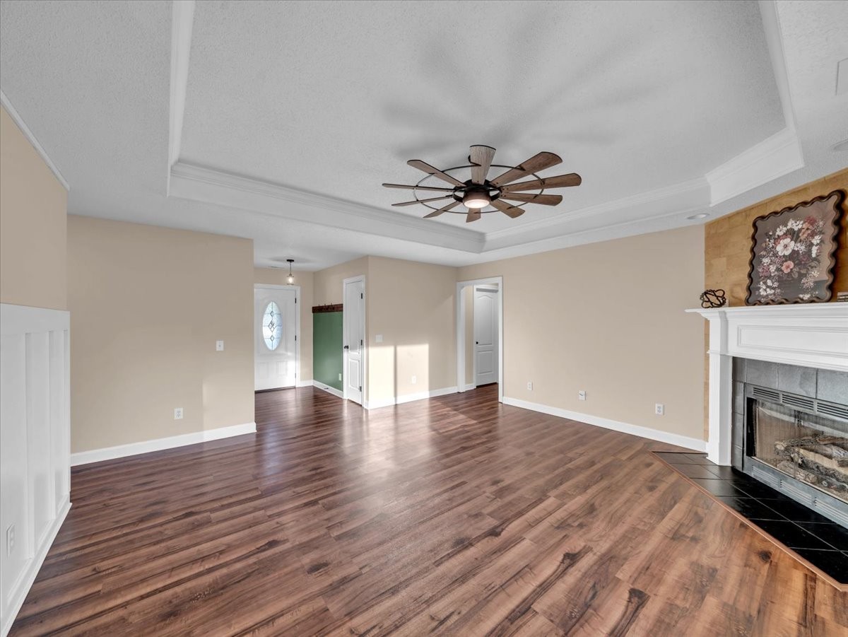 129 Edgebrook Dr Property Photo 16