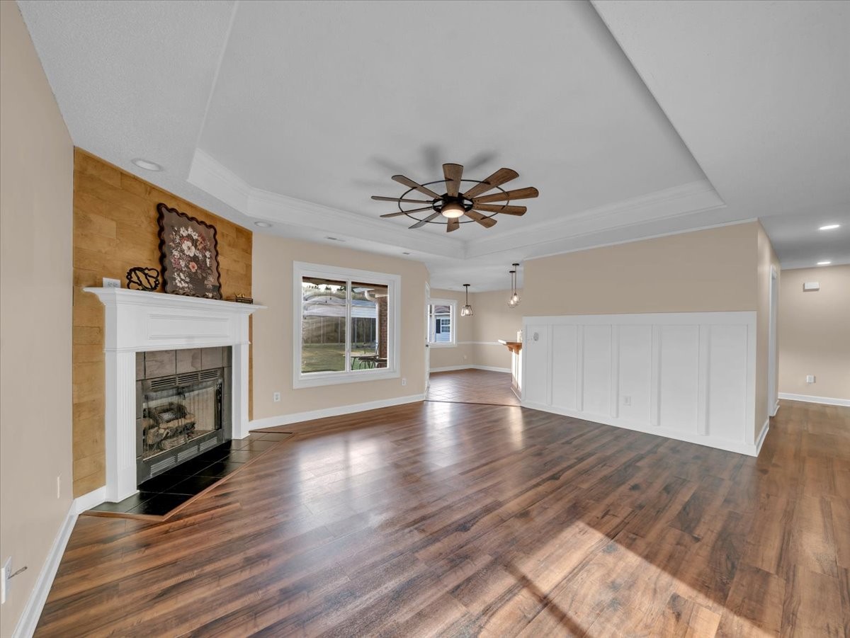 129 Edgebrook Dr Property Photo 18