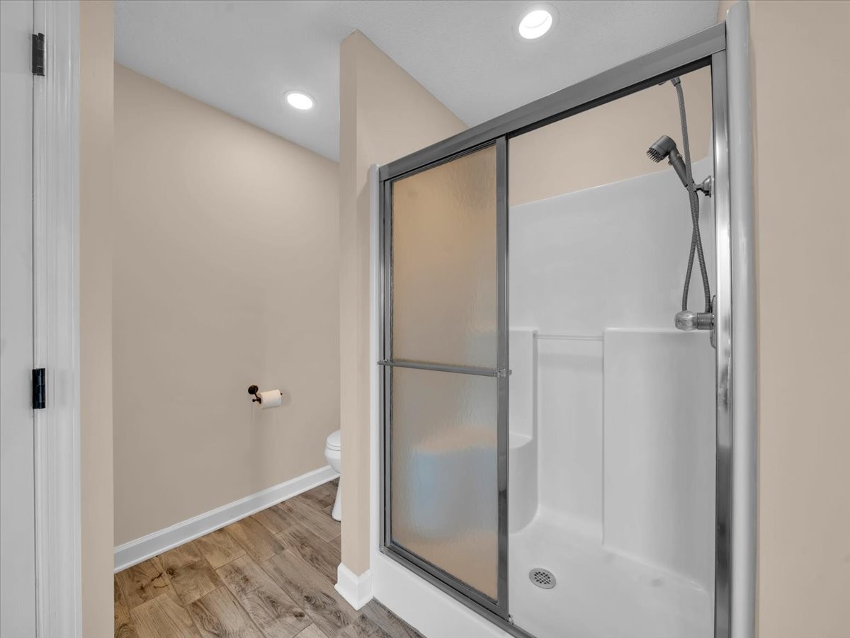 129 Edgebrook Dr Property Photo 37