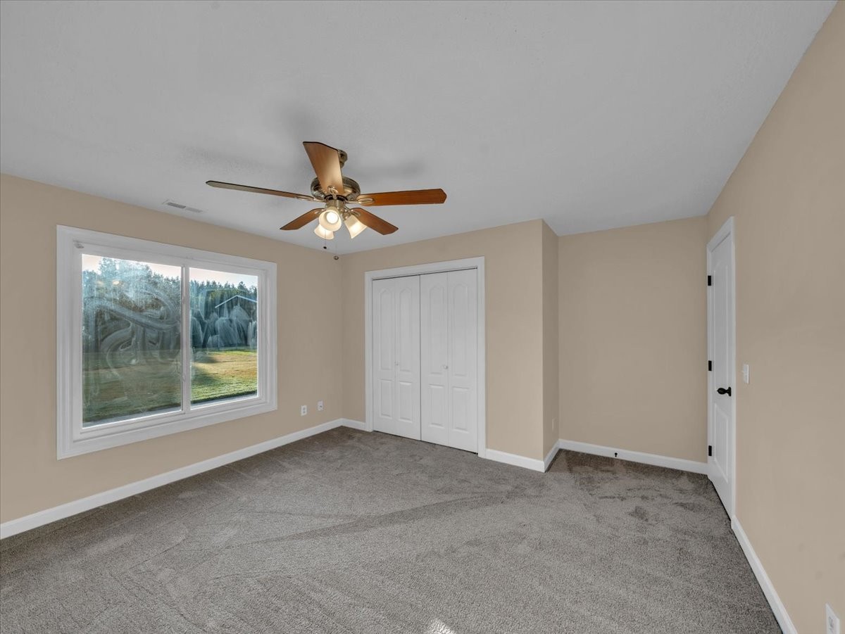 129 Edgebrook Dr Property Photo 41