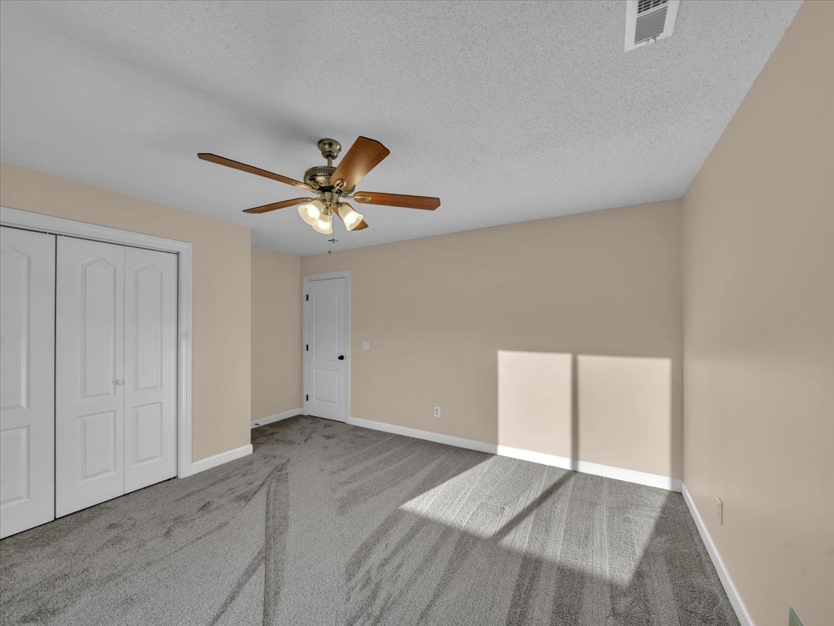 129 Edgebrook Dr Property Photo 42