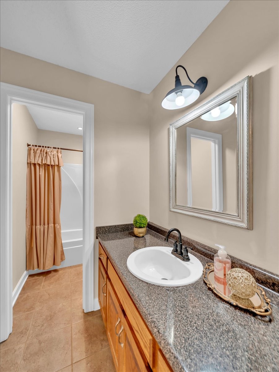 129 Edgebrook Dr Property Photo 44