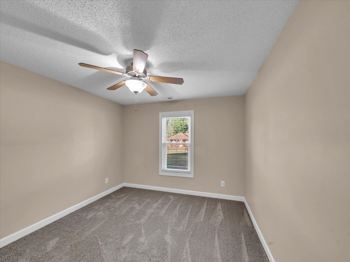 129 Edgebrook Dr Property Photo 45