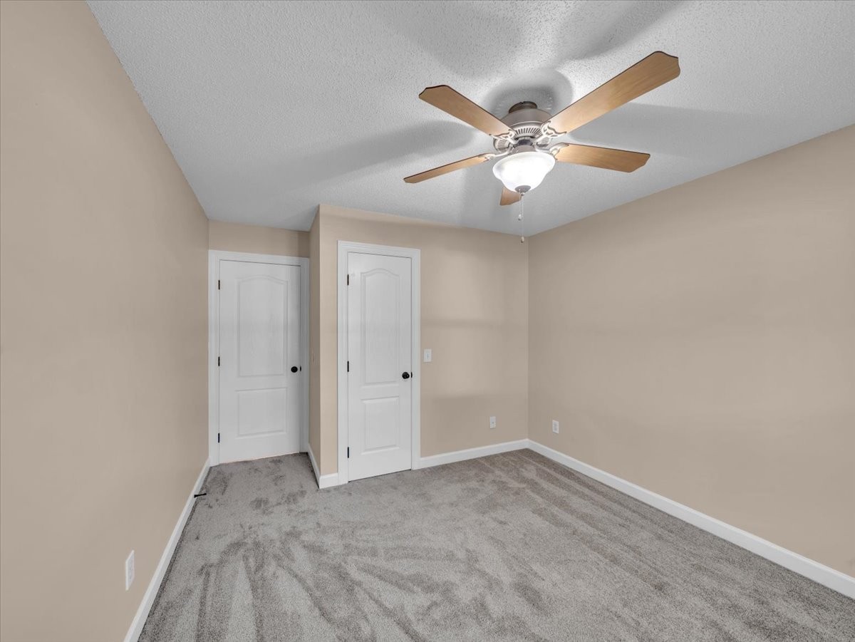 129 Edgebrook Dr Property Photo 46