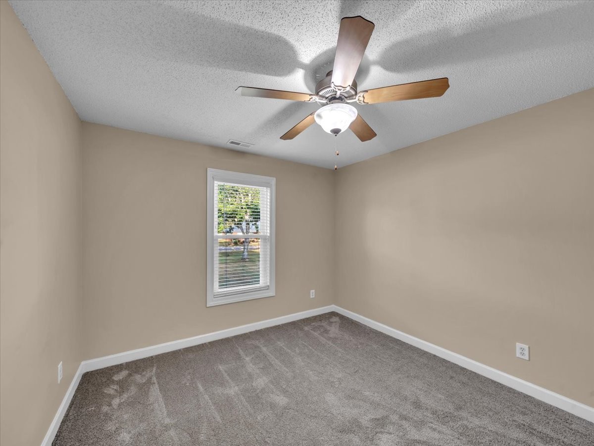 129 Edgebrook Dr Property Photo 48