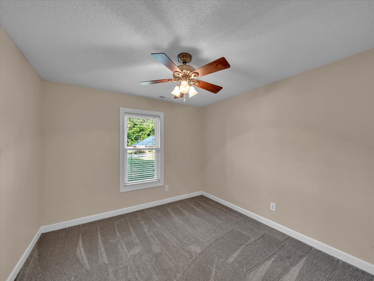 129 Edgebrook Dr Property Photo 49