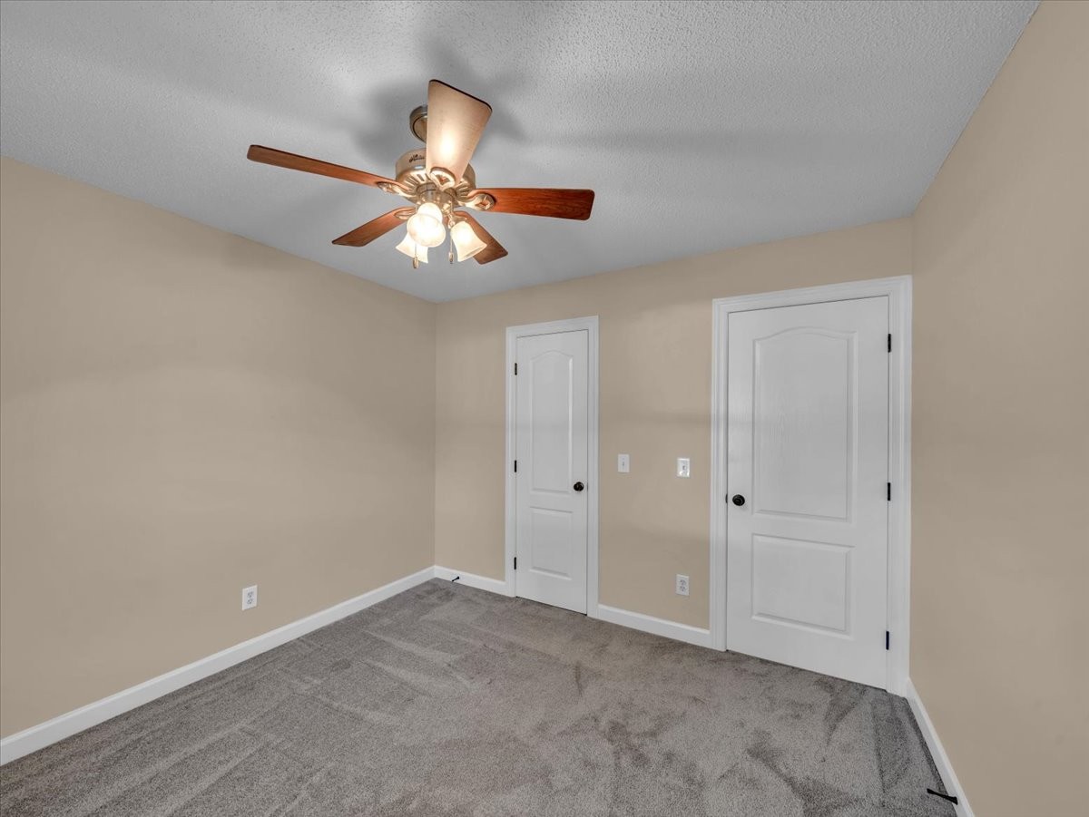 129 Edgebrook Dr Property Photo 52