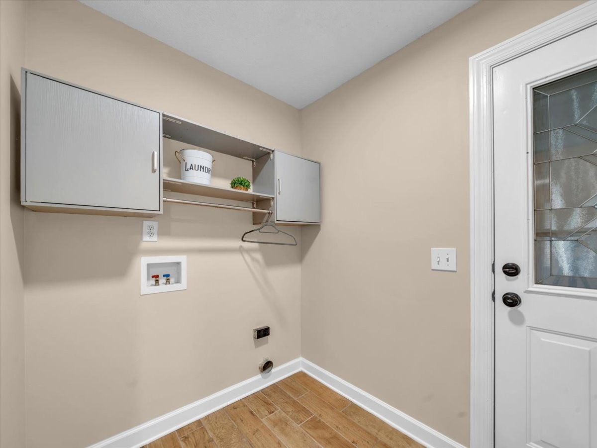 129 Edgebrook Dr Property Photo 53