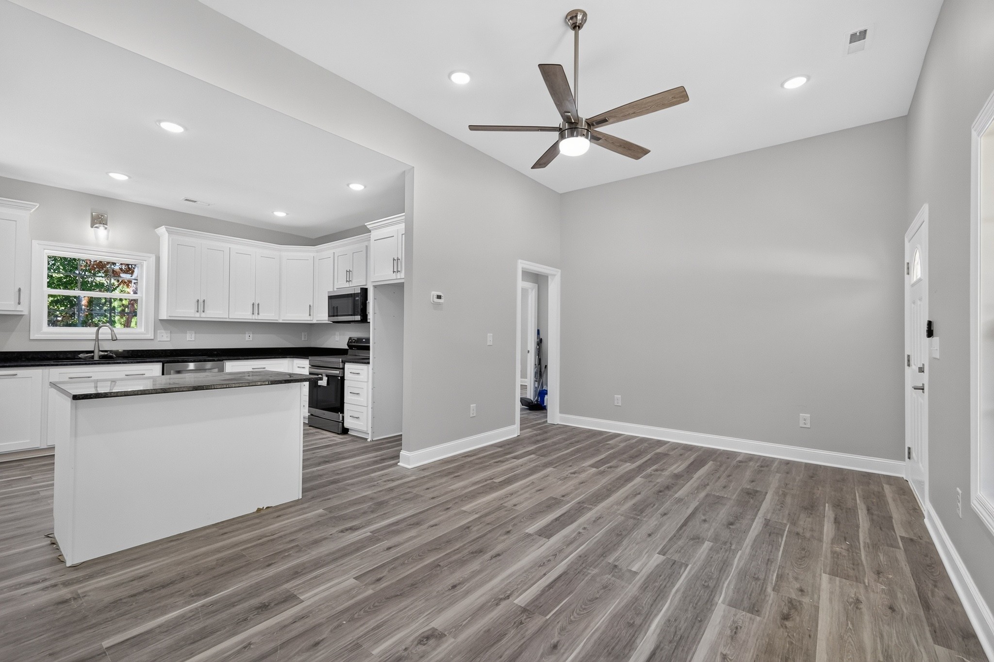 111 Bella Way Property Photo 11