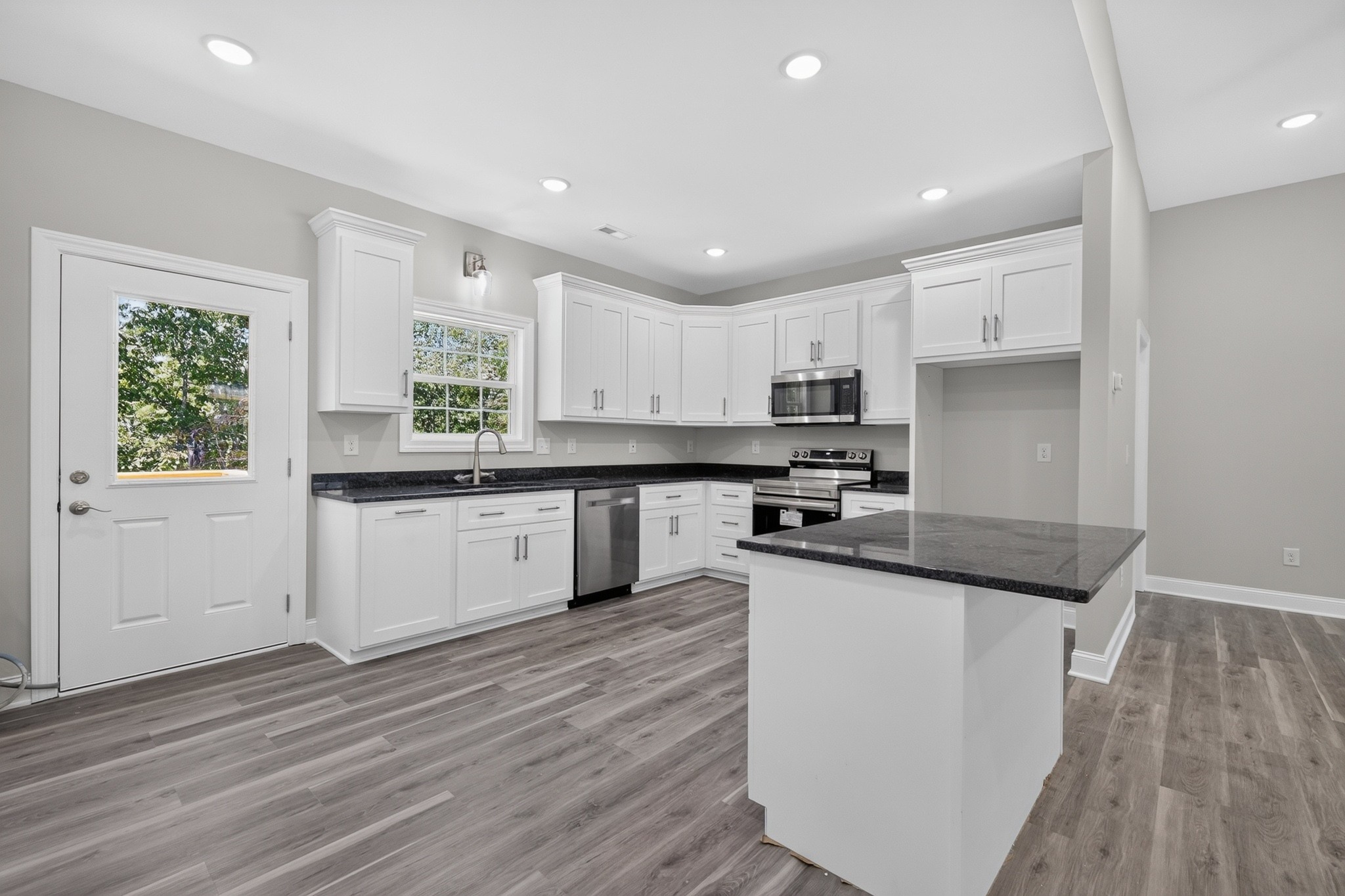111 Bella Way Property Photo 13