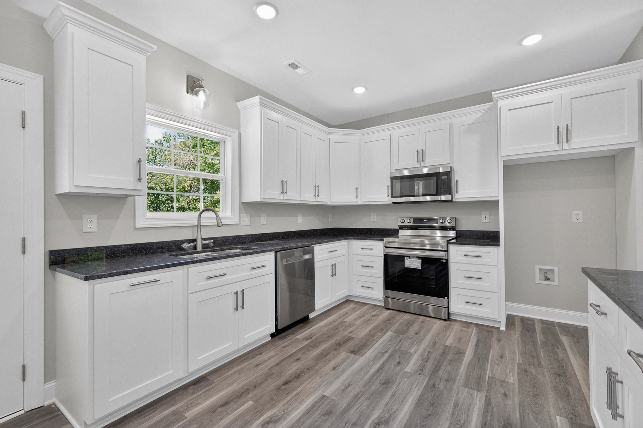 111 Bella Way Property Photo 17