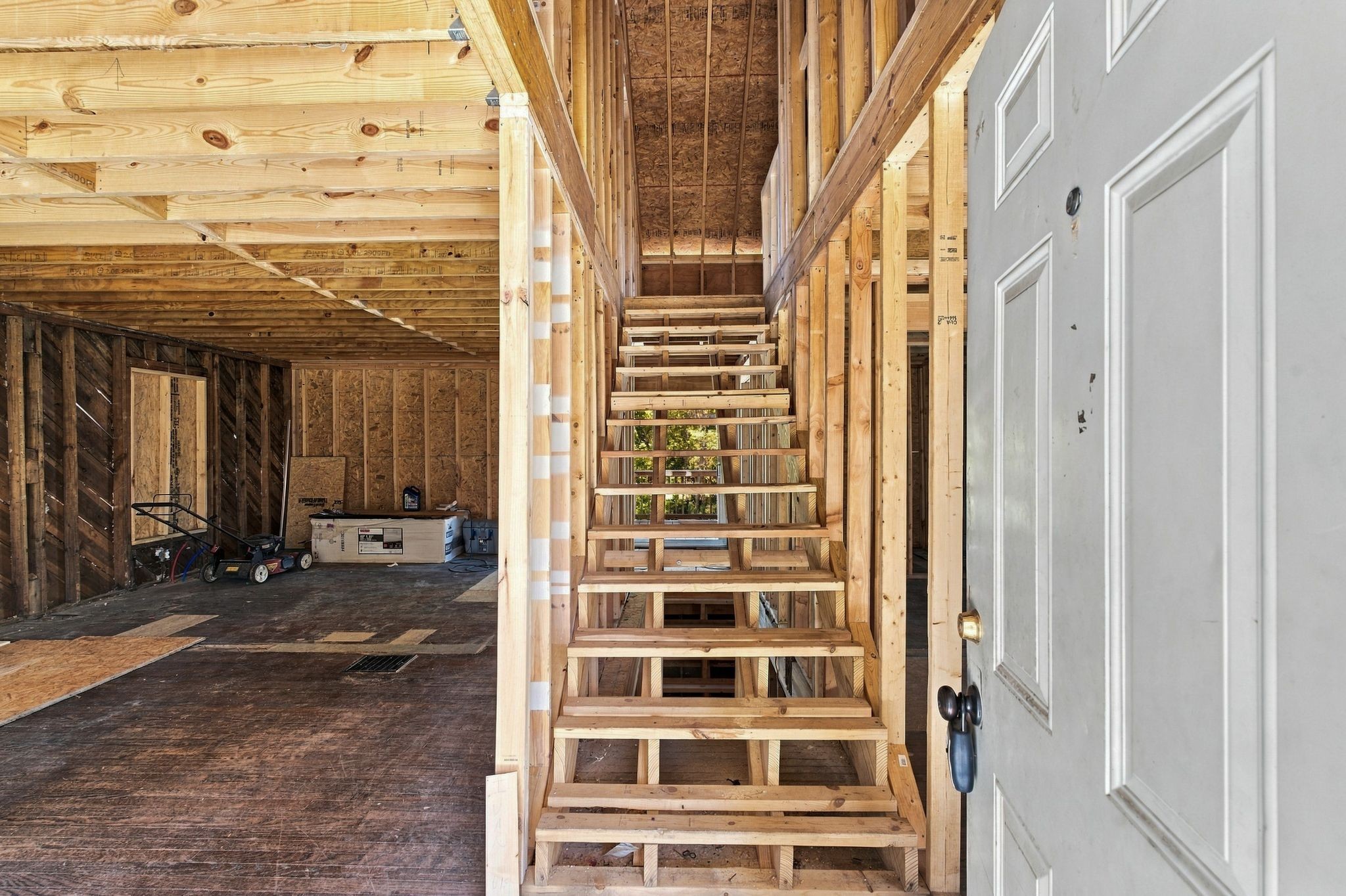2404 Buchanan St Property Photo 6