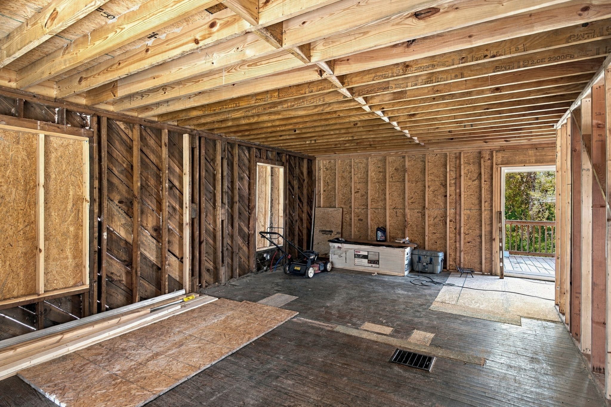 2404 Buchanan St Property Photo 7