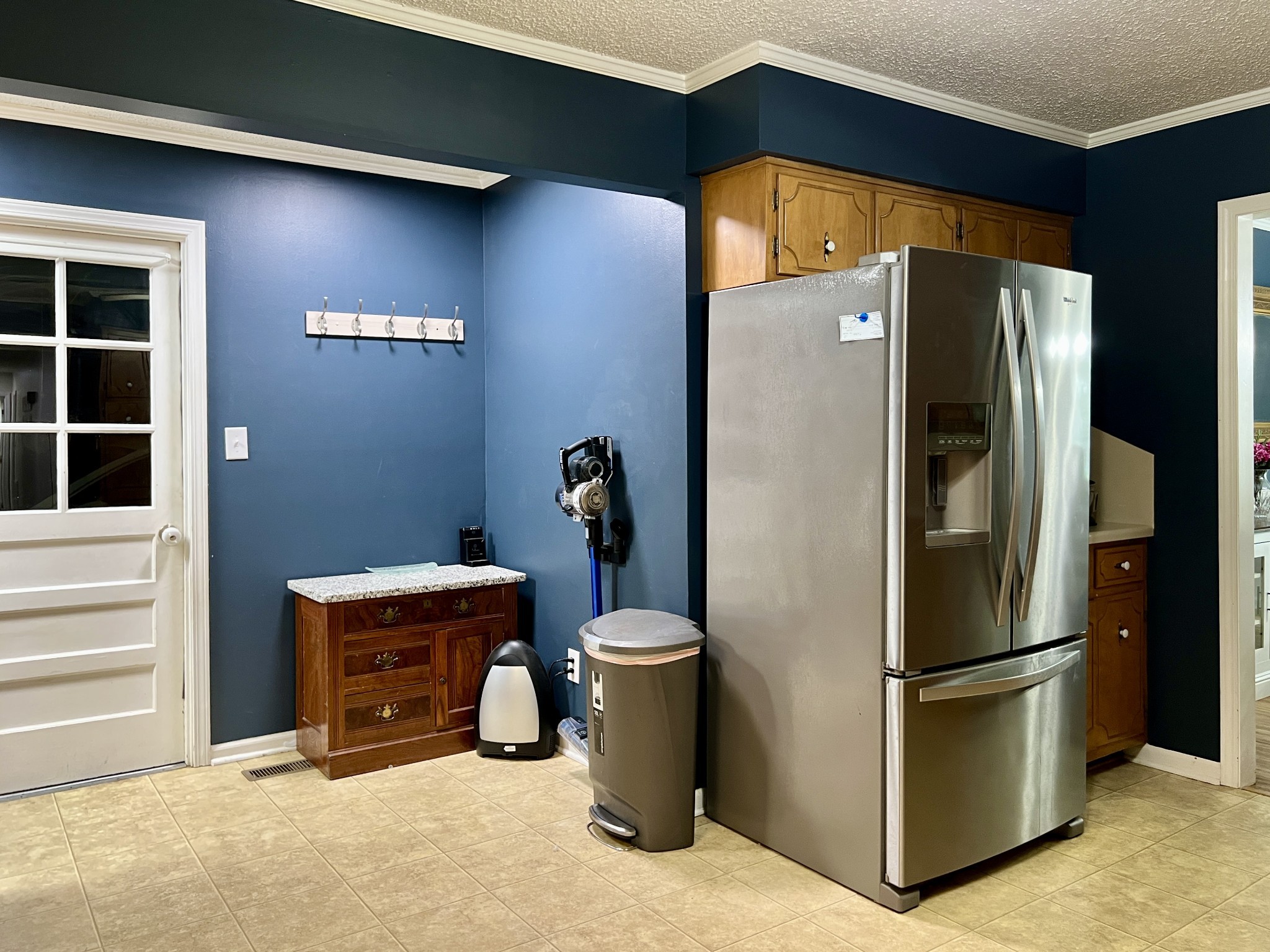 1010 S College St Property Photo 6