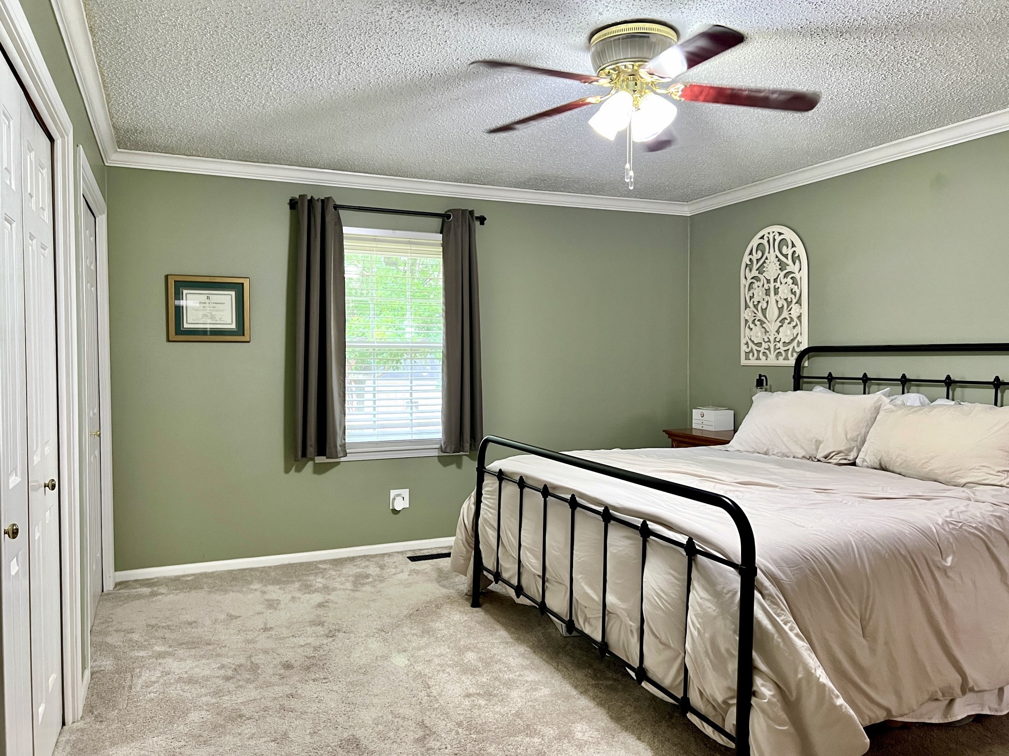 1010 S College St Property Photo 12