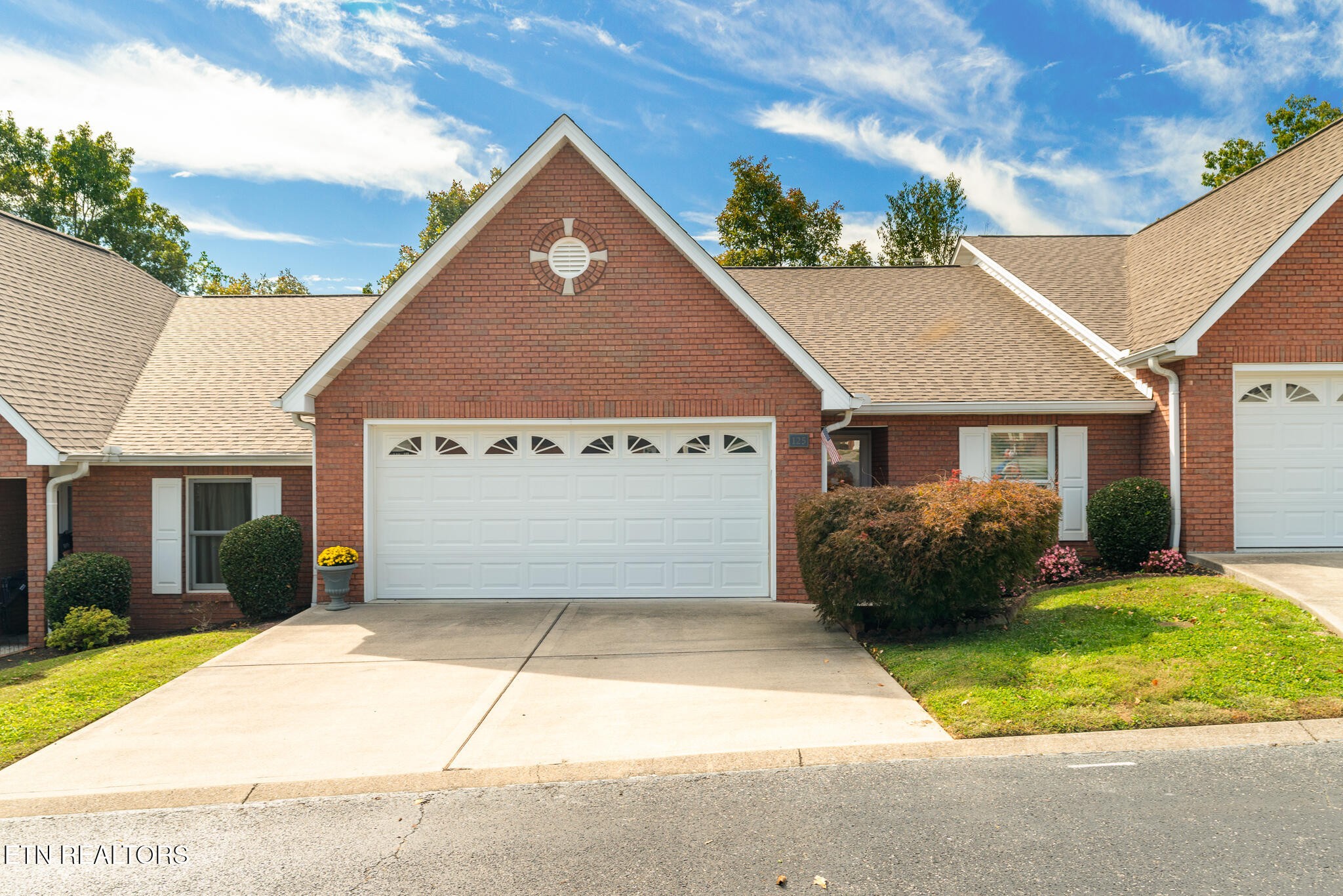 125 Creekwood Way Property Photo 1