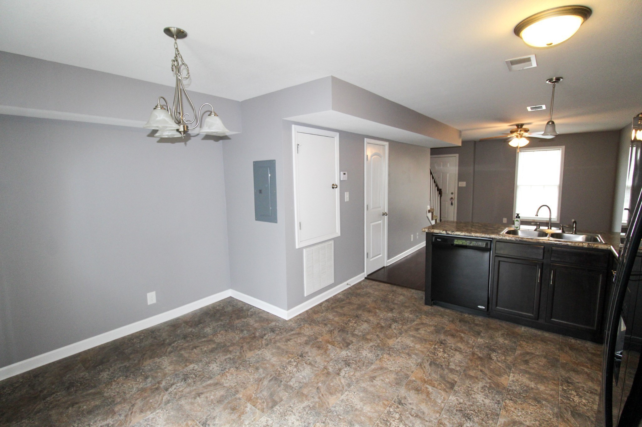 2256 Mccormick Ln Property Photo 6
