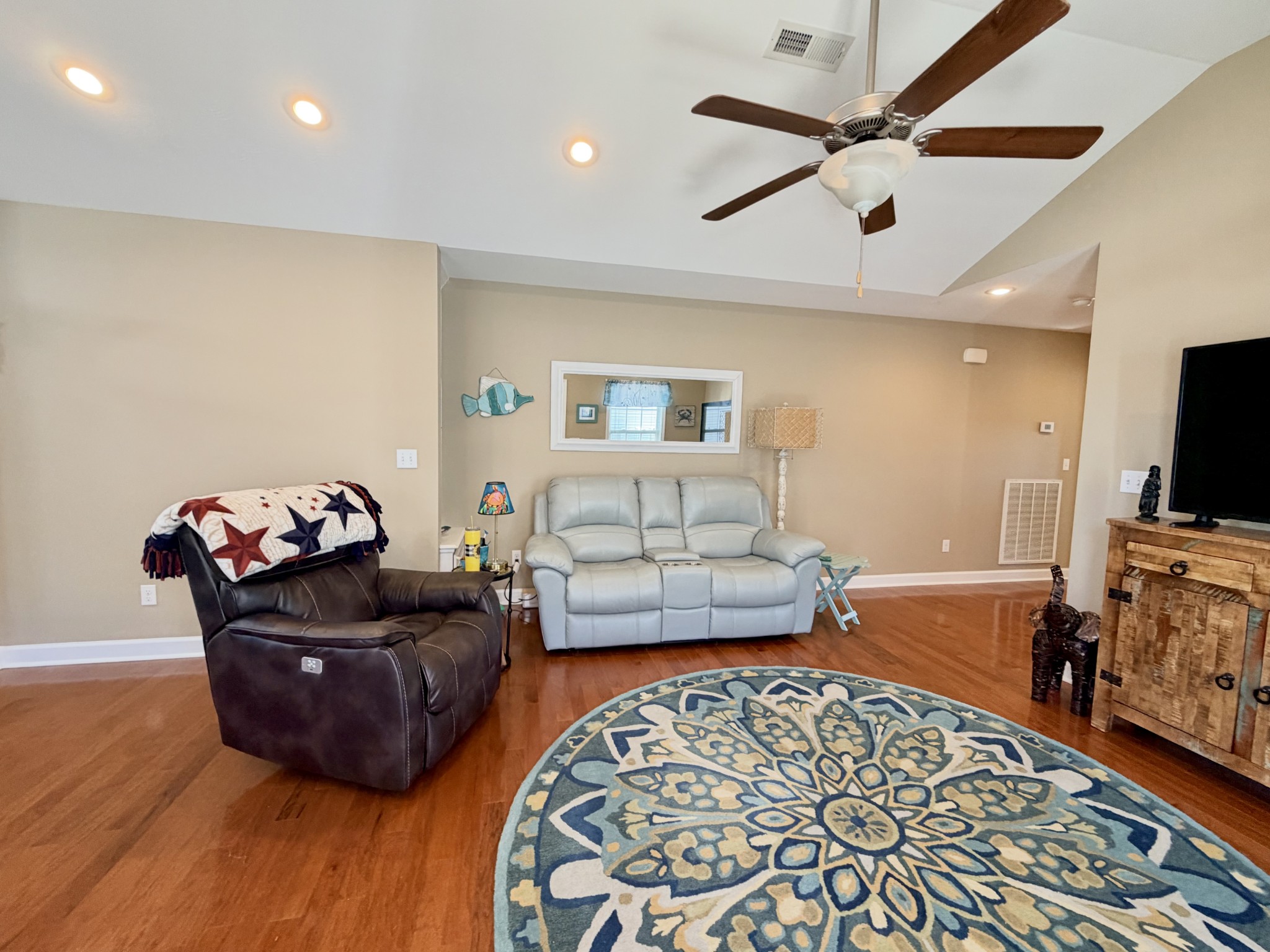 313 Abbey Way, N Property Photo 2