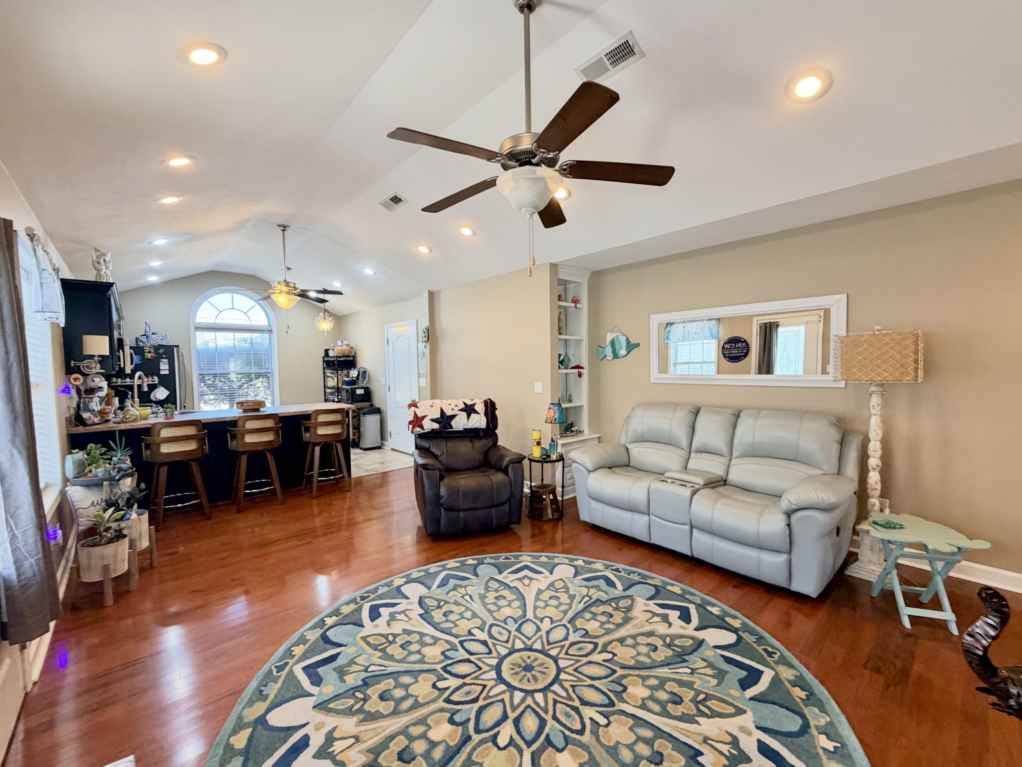 313 Abbey Way, N Property Photo 3