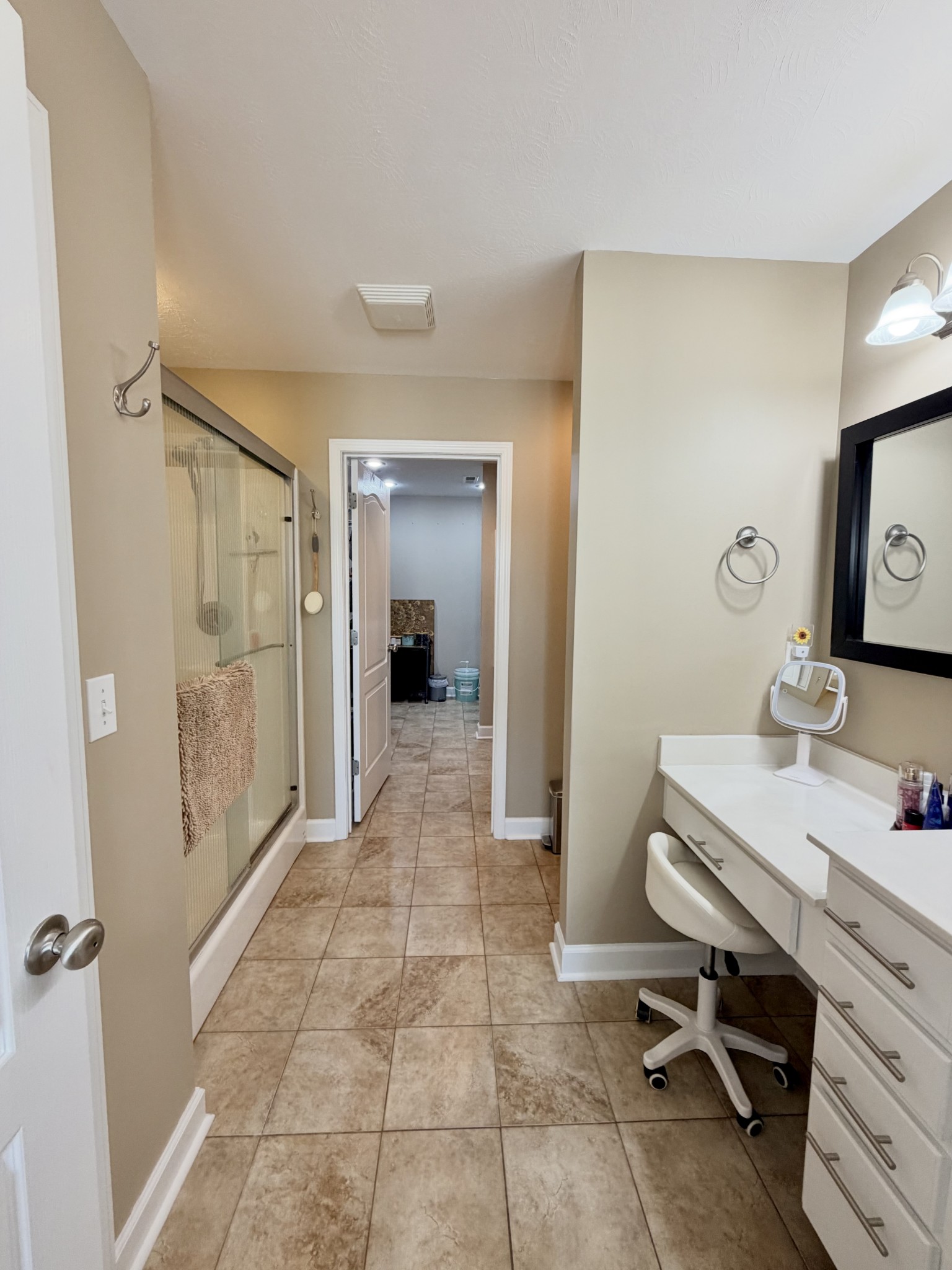 313 Abbey Way, N Property Photo 12