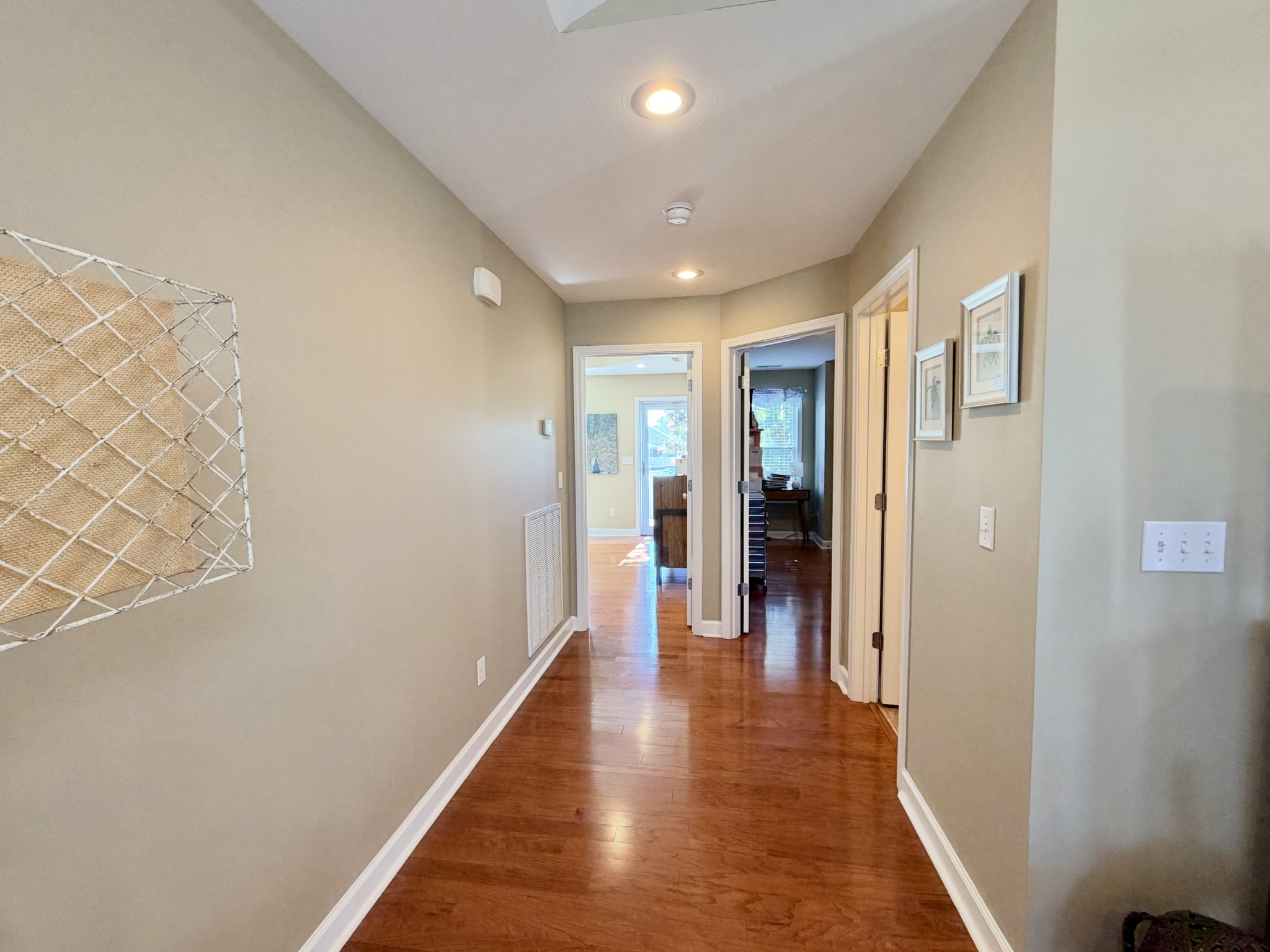 313 Abbey Way, N Property Photo 19