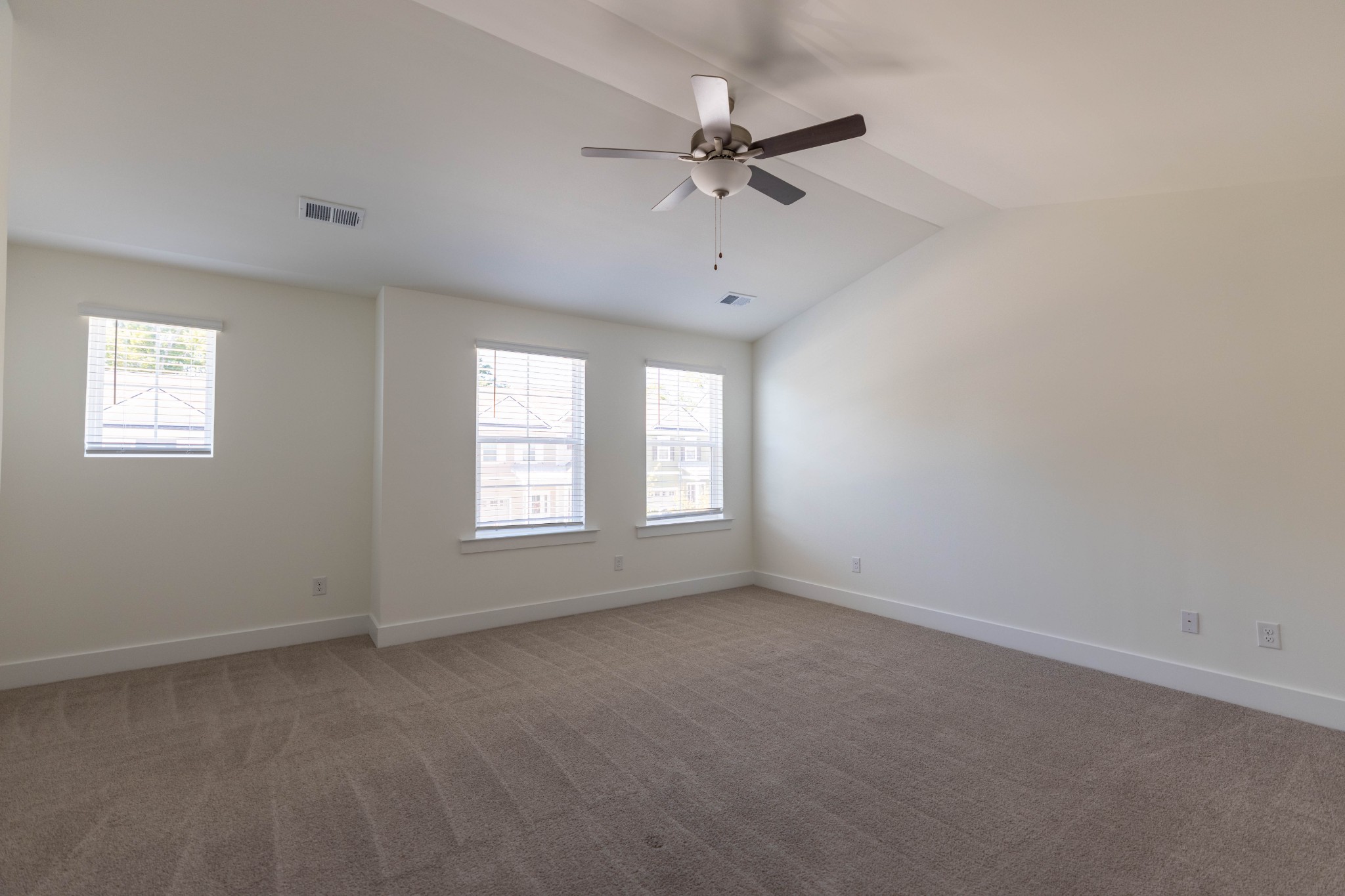 1074 Sweetleaf Dr Property Photo 35