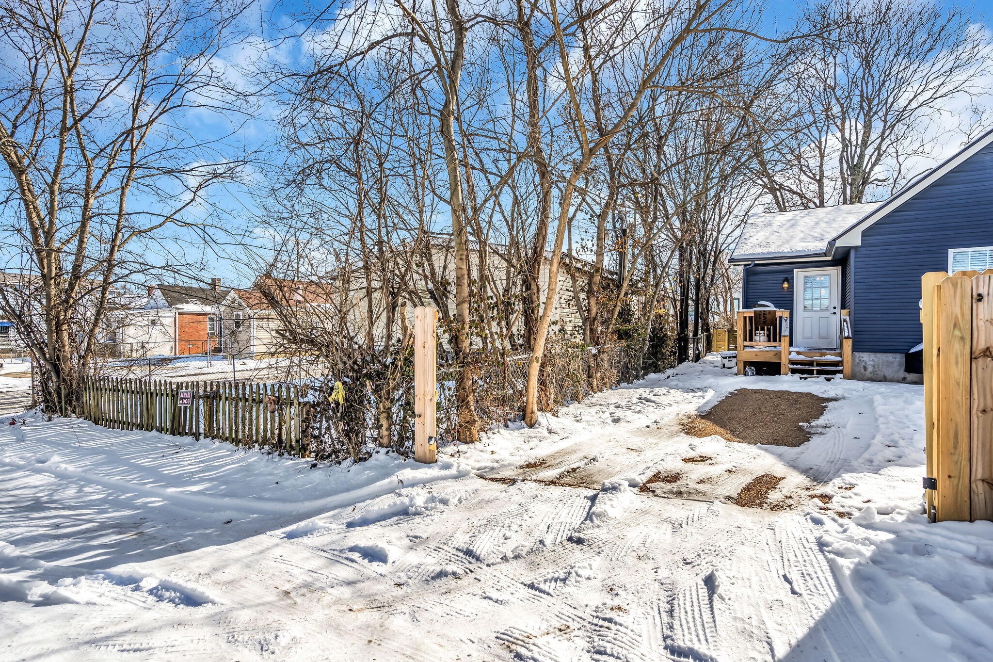 2702 Batavia St Property Photo 29