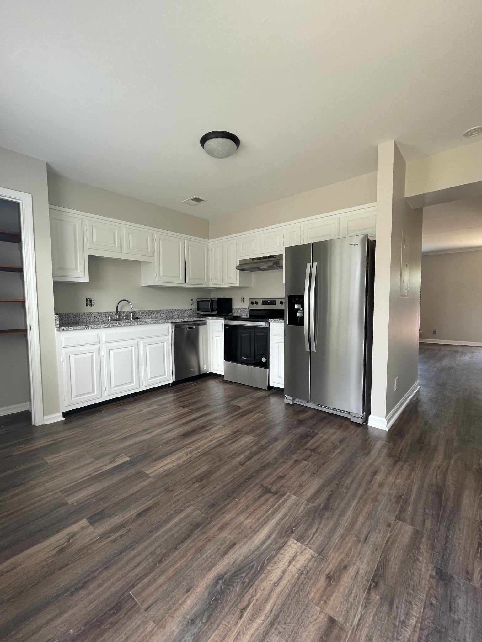 137 Academy Sq Property Photo 8