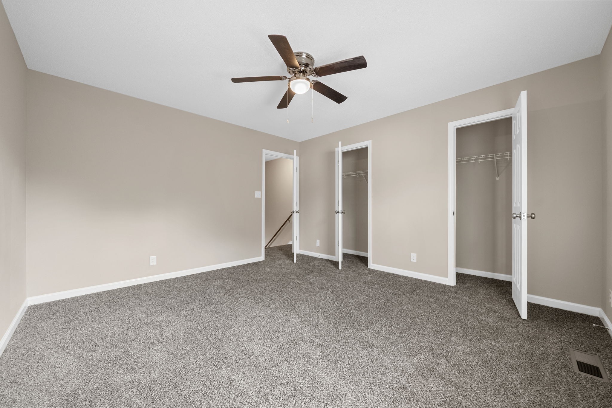 240 Winters Ct Property Photo 20