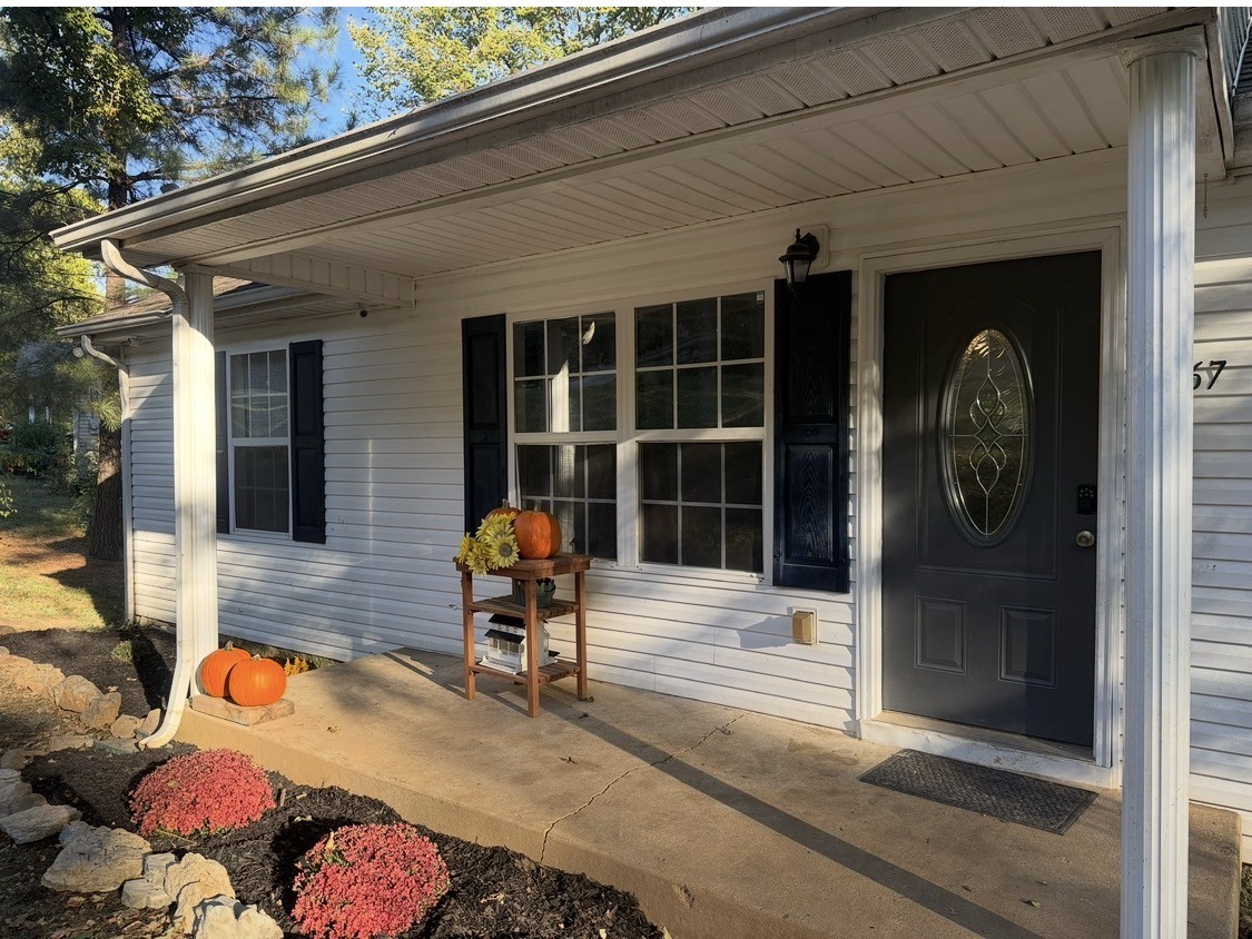 2067 Sugar Tree Dr Property Photo 1