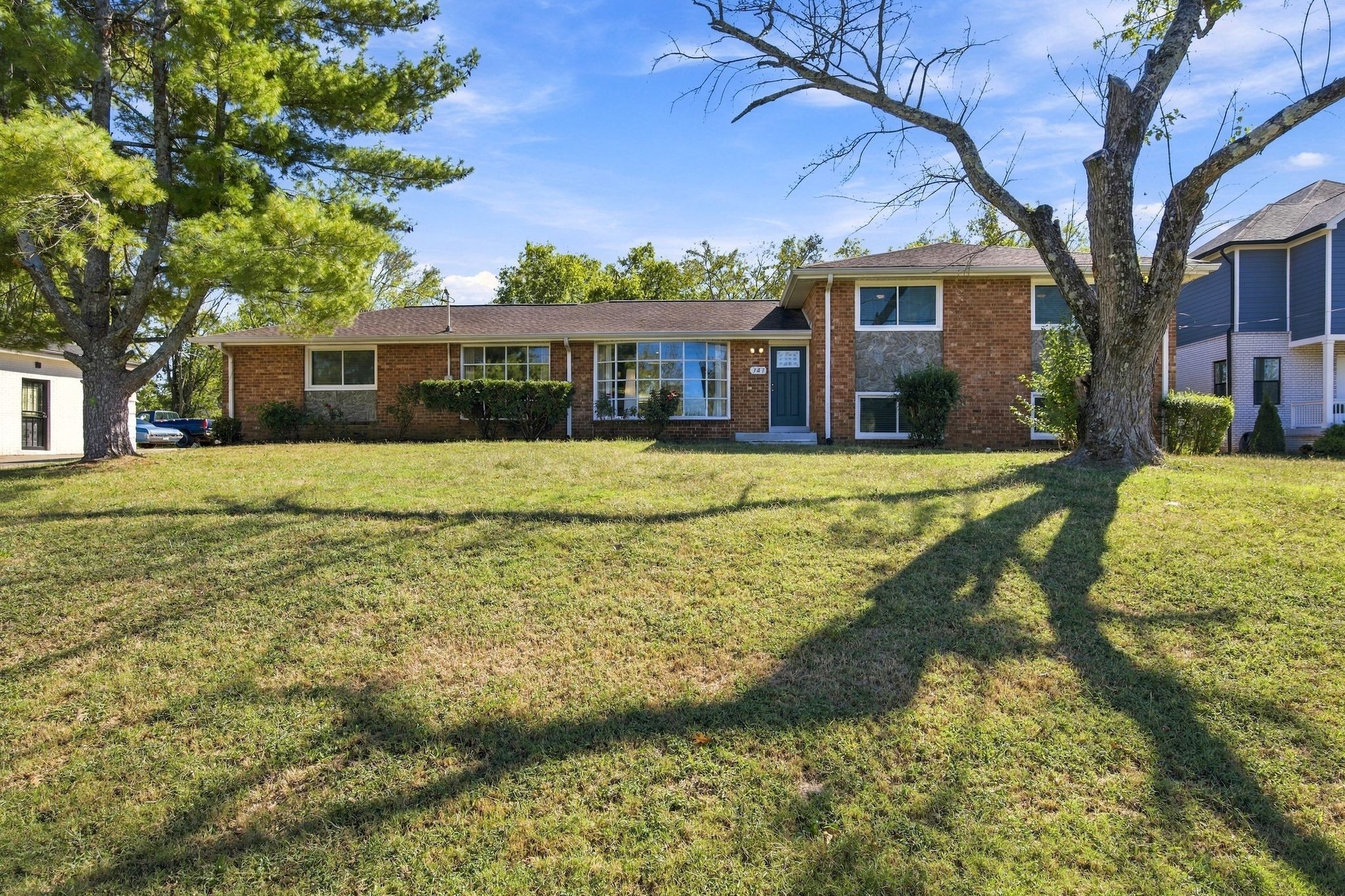 747 Rowan Dr Property Photo 1