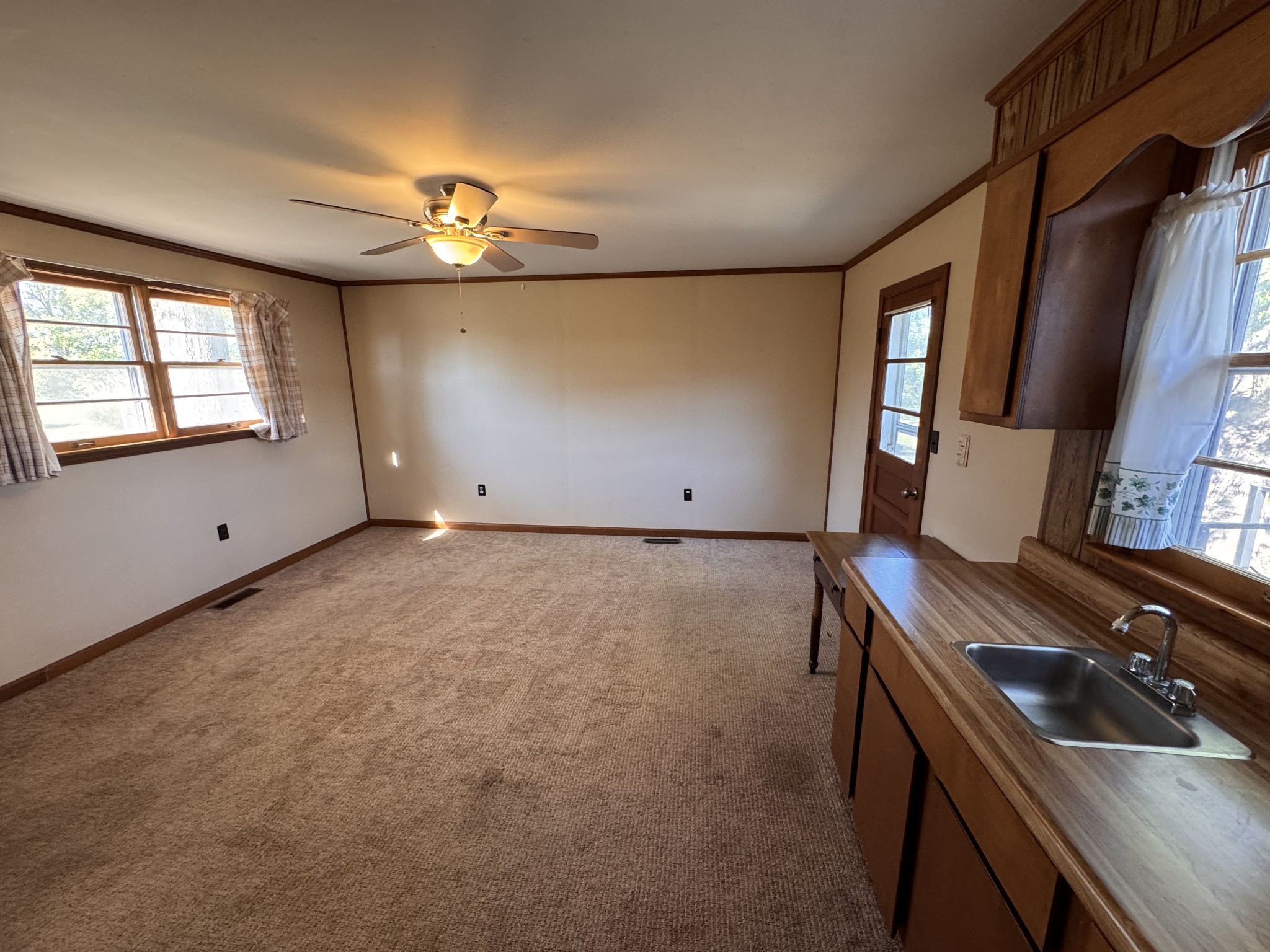 1505 Idlewild Dr Property Photo 5