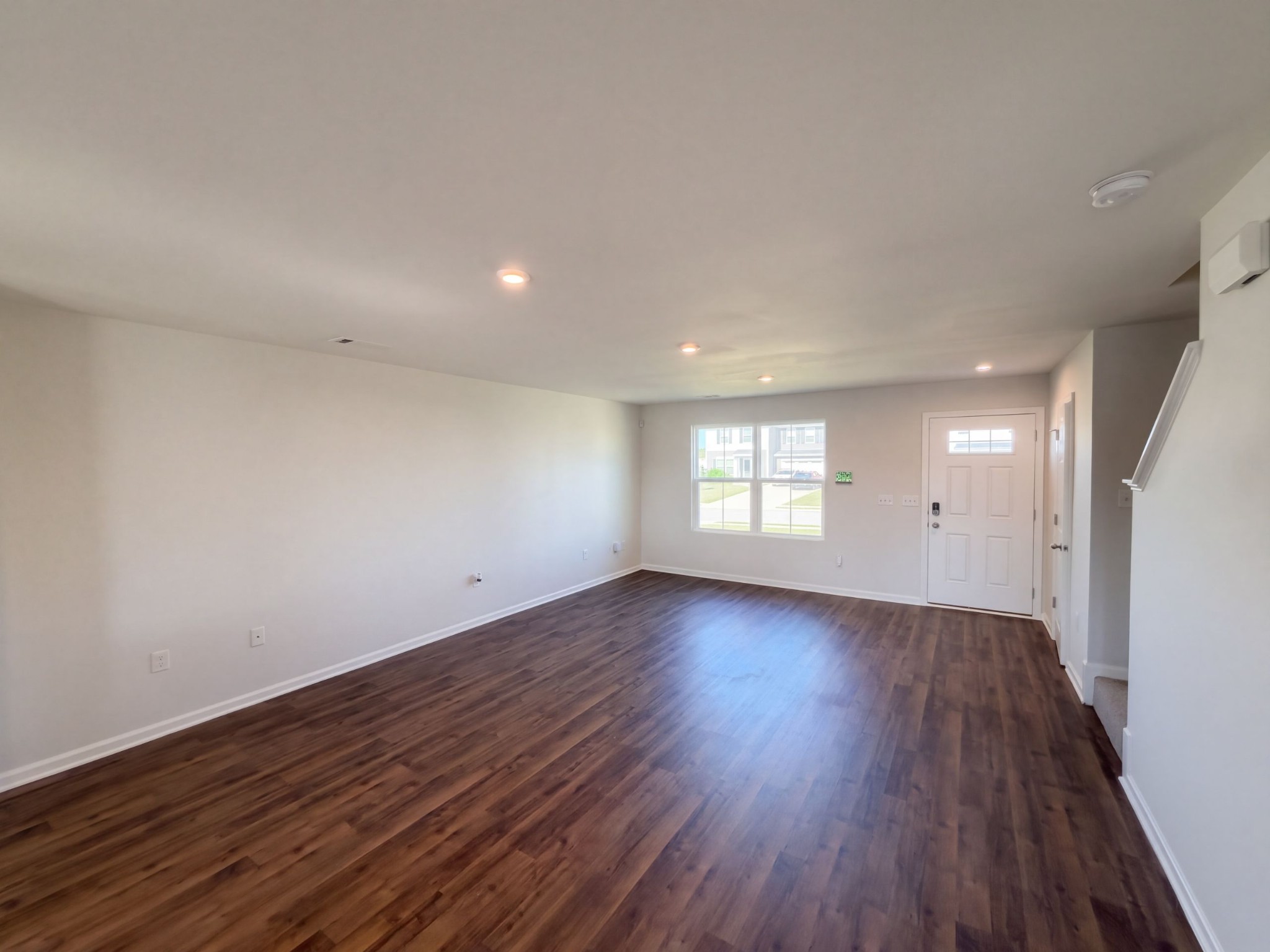 949 Blue Ash Way Property Photo 3
