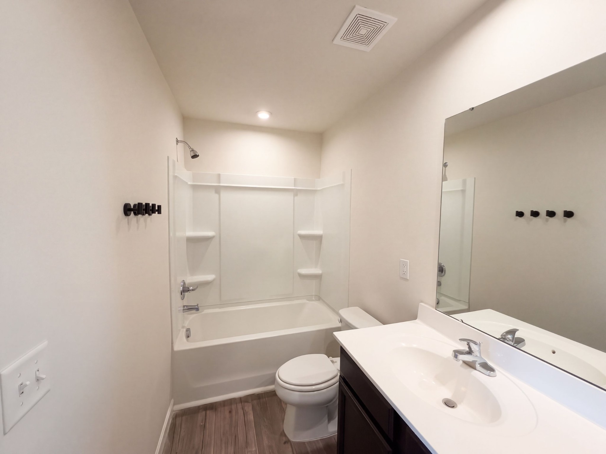 949 Blue Ash Way Property Photo 7
