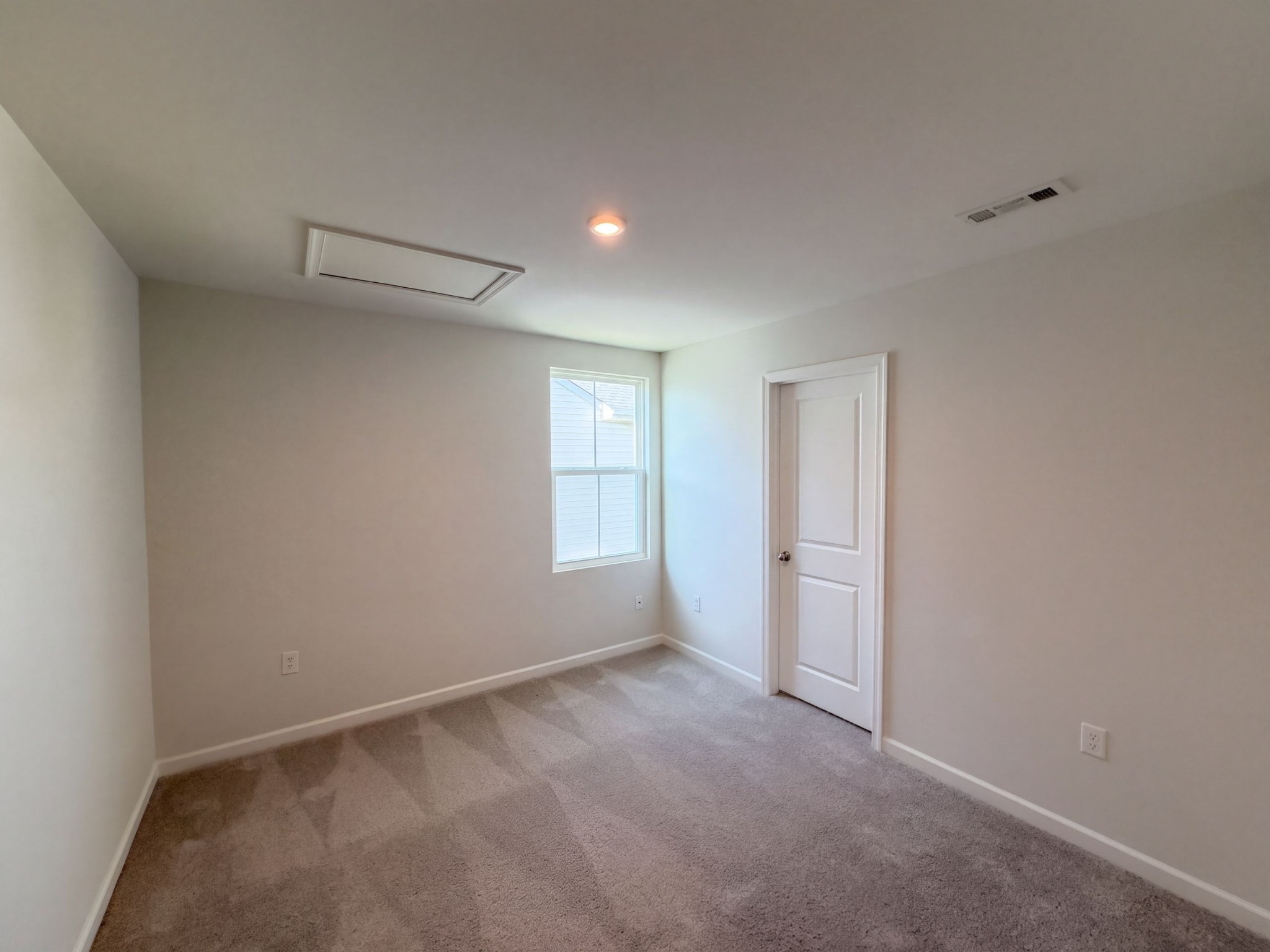 949 Blue Ash Way Property Photo 10