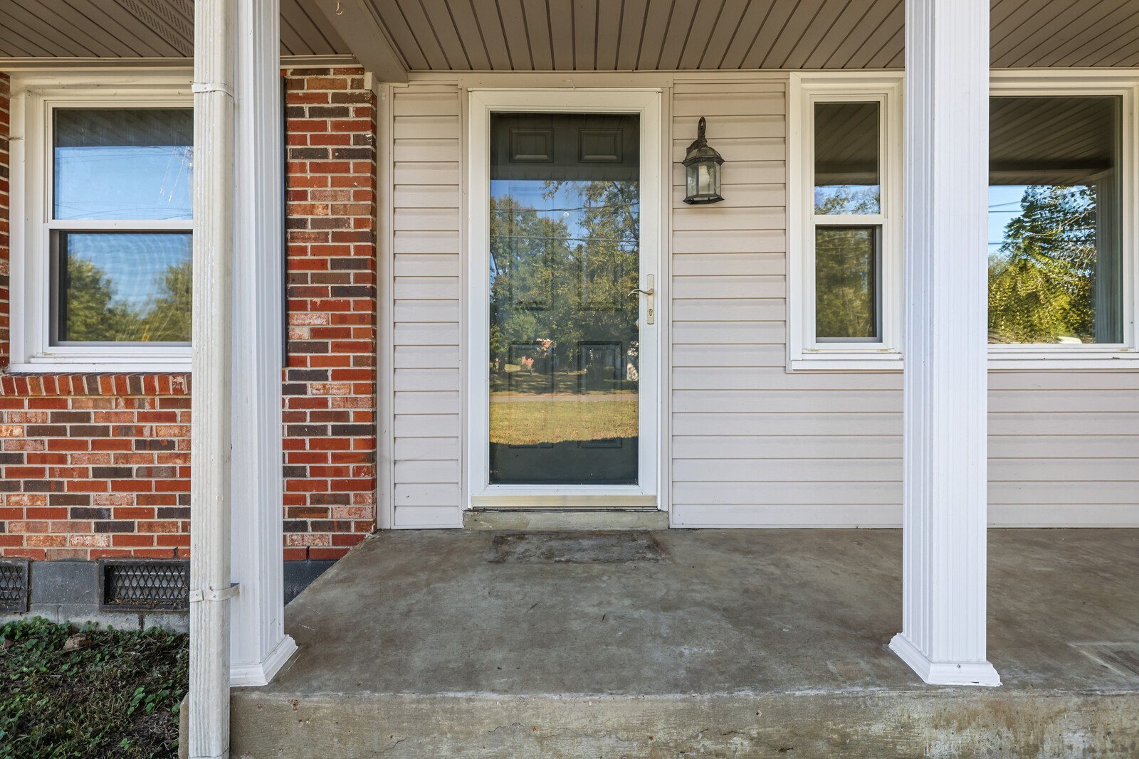 445 Janette Ave Property Photo 4